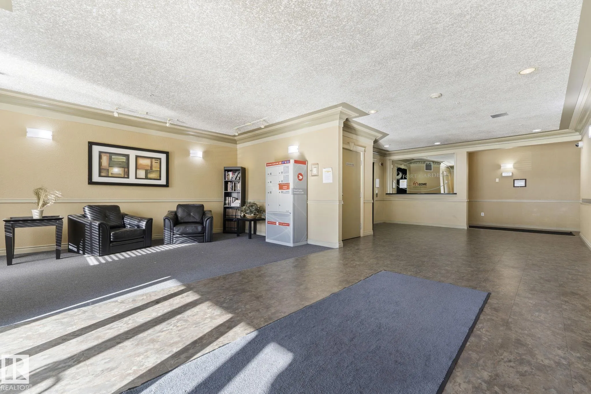 70 WOODSMERE Close