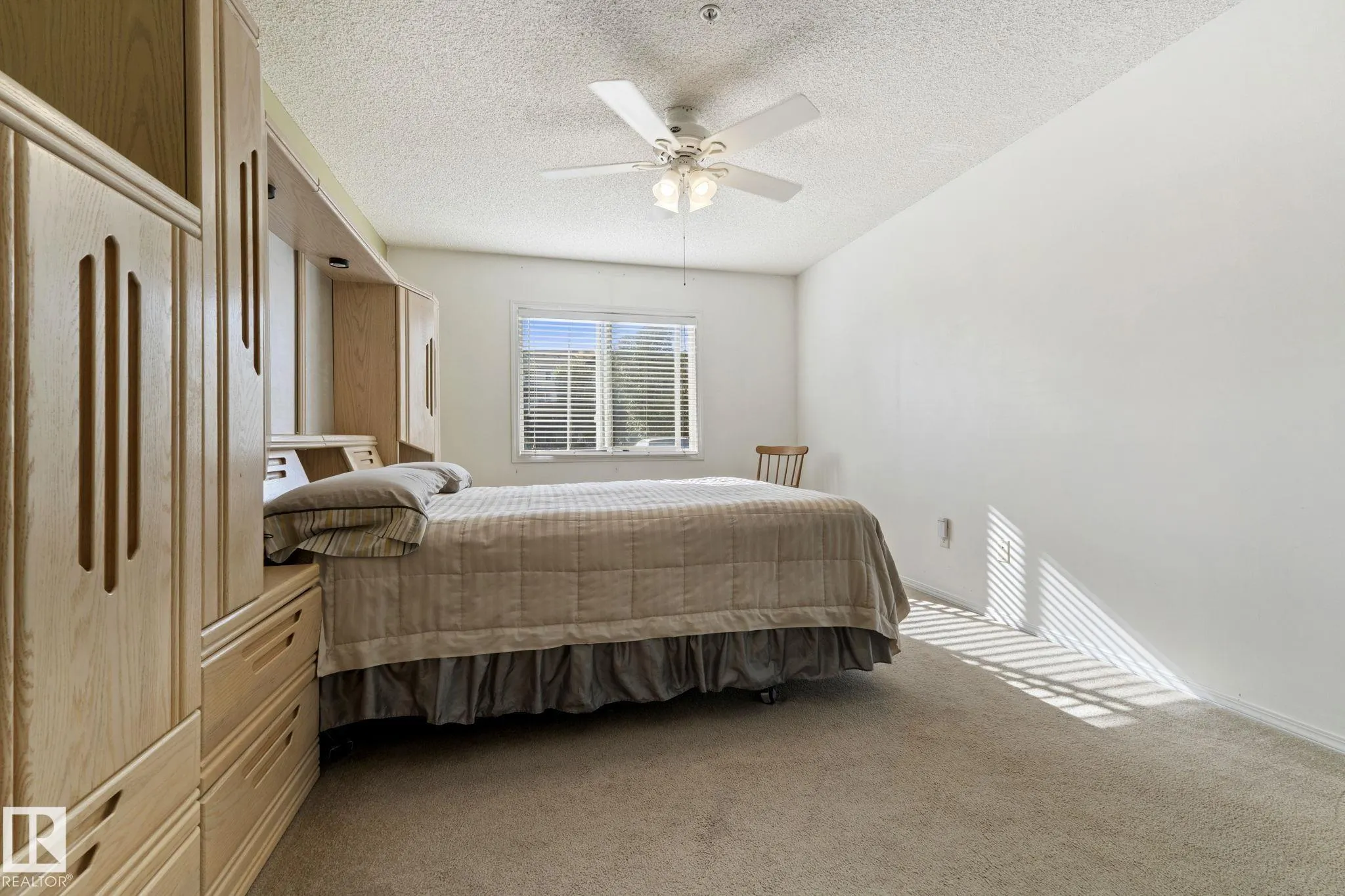 70 WOODSMERE Close