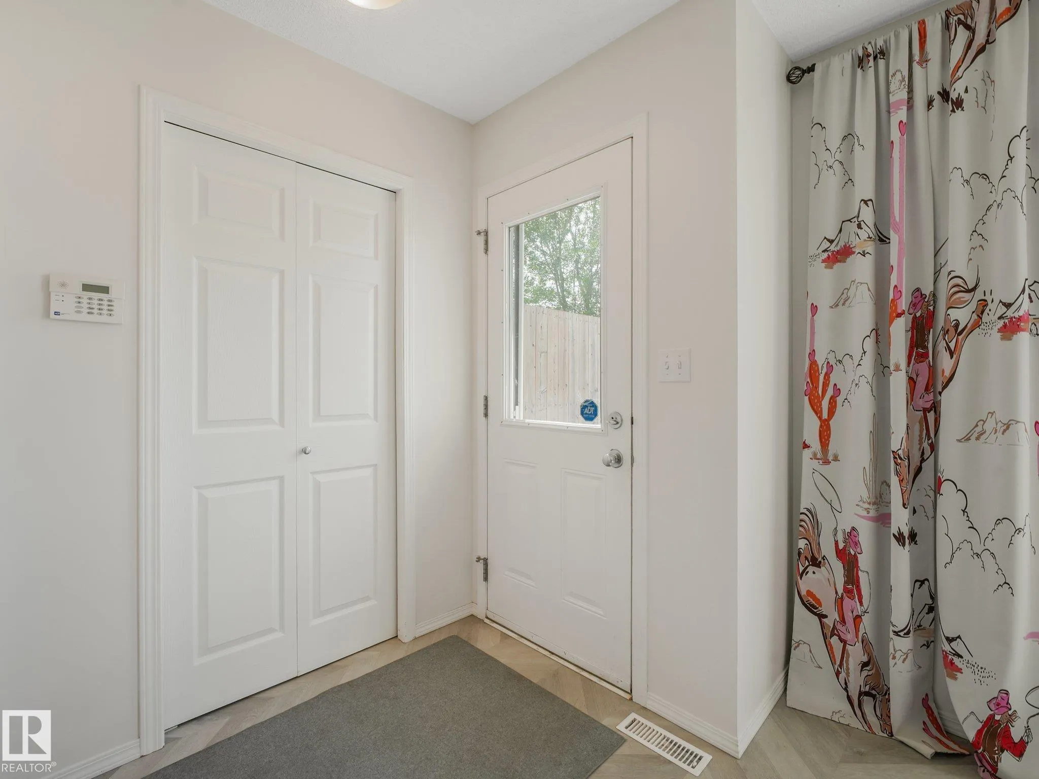 26 ALLARD Way