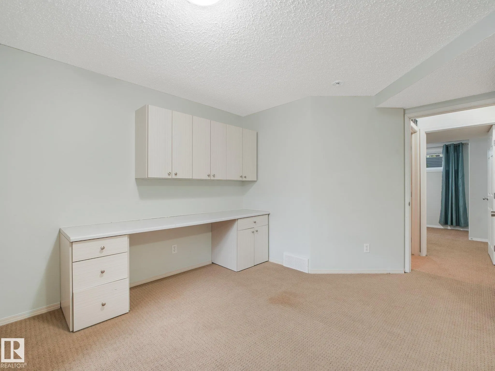 26 ALLARD Way