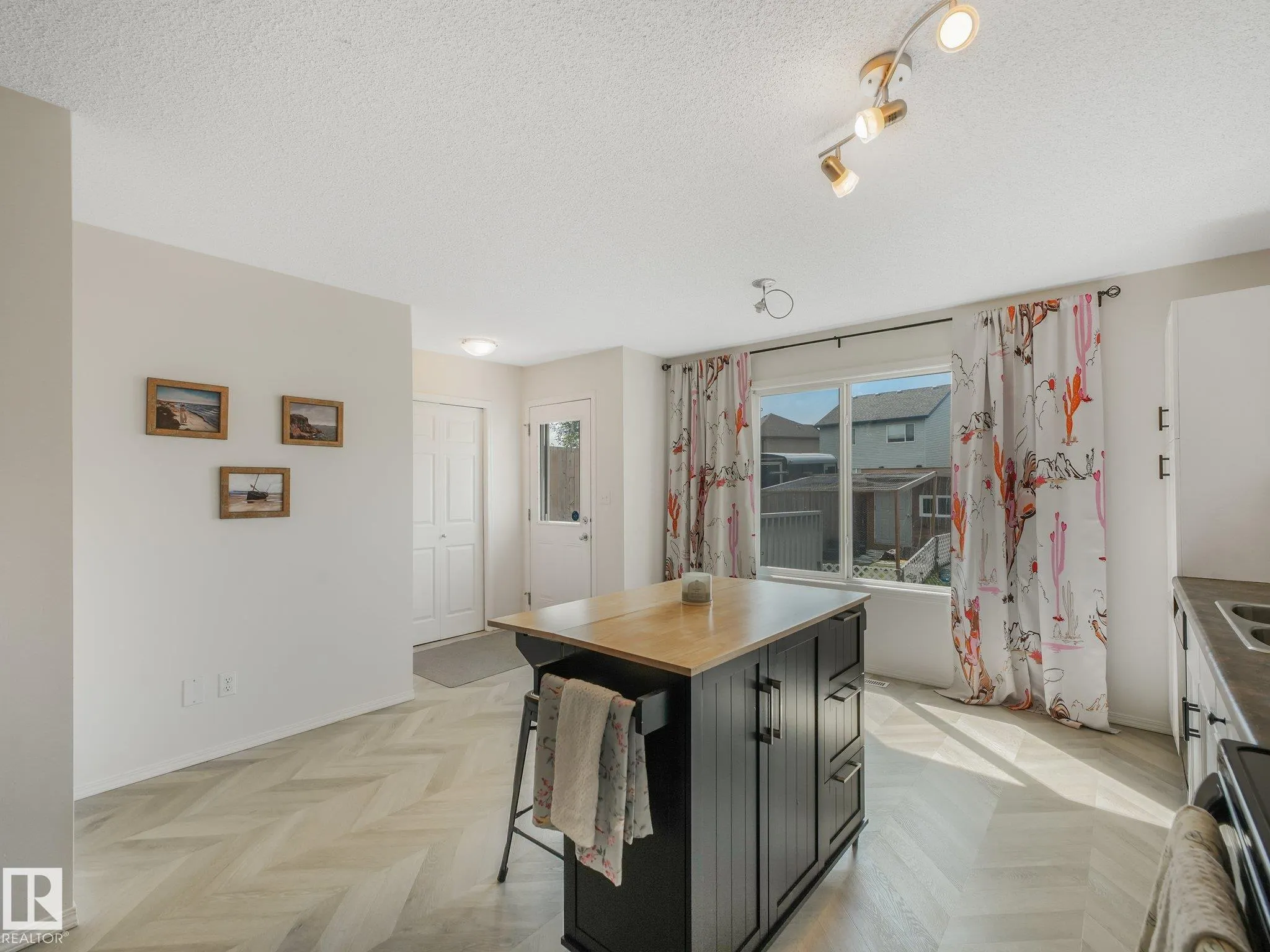 26 ALLARD Way