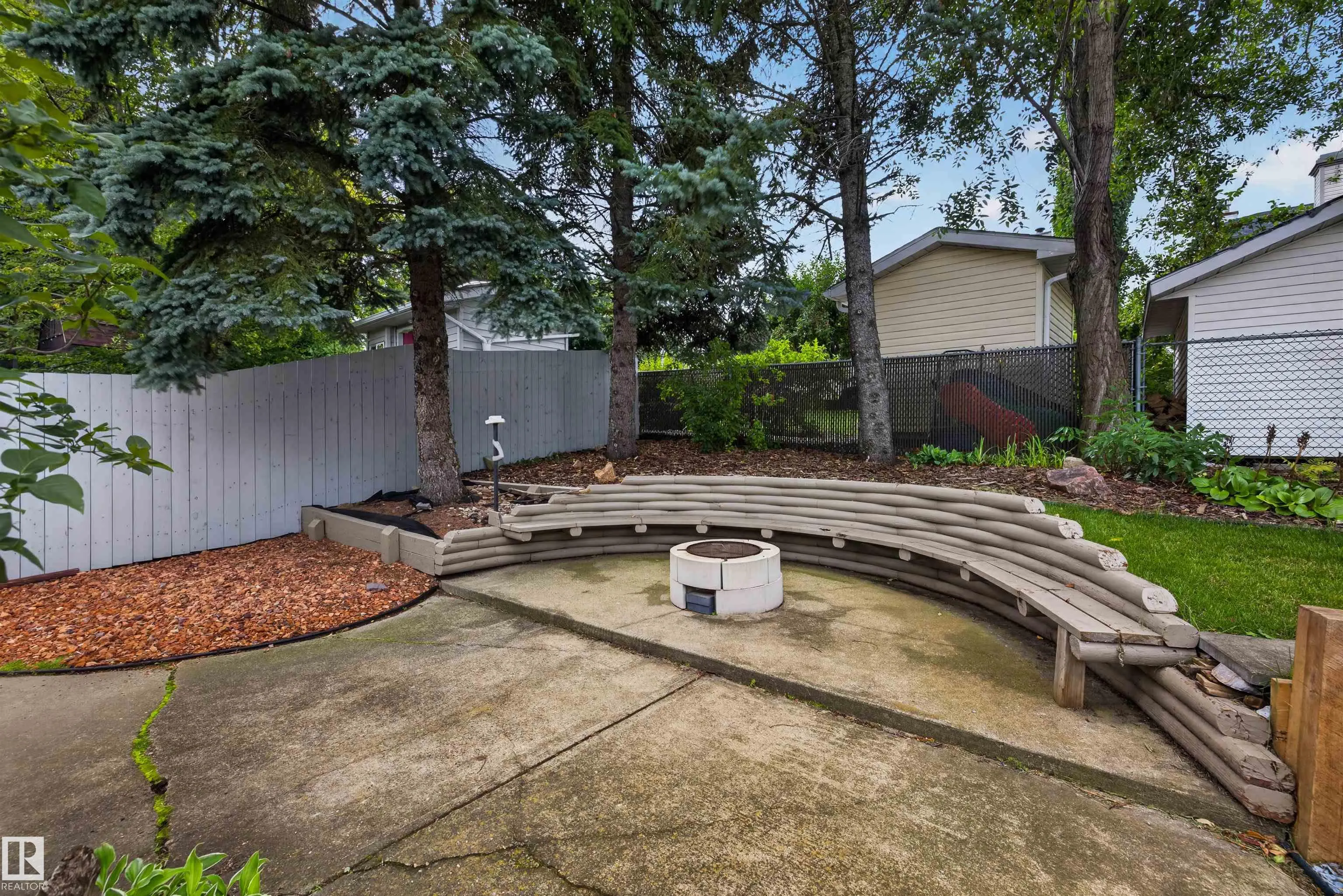 3 HICKORY Crescent