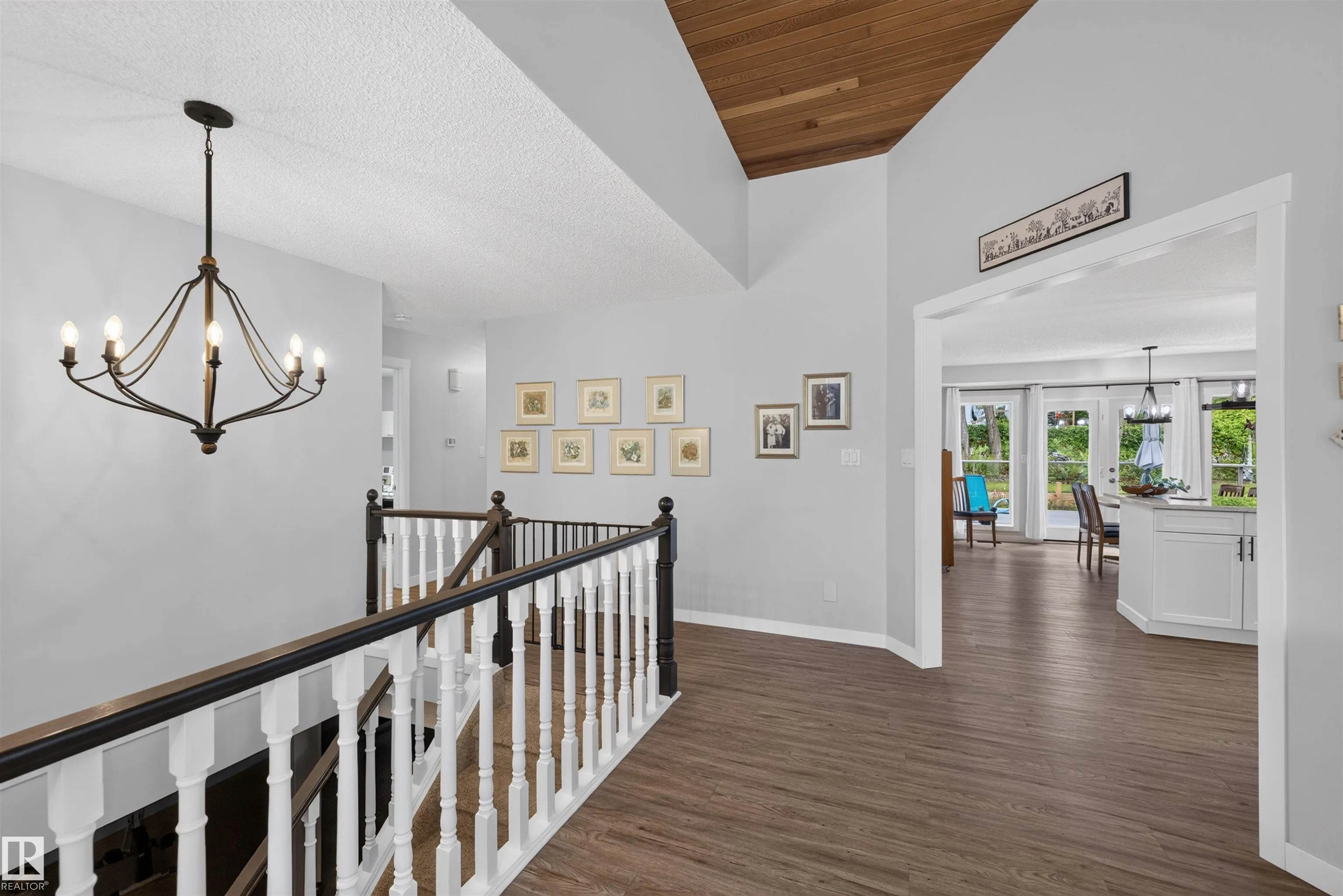 3 HICKORY Crescent