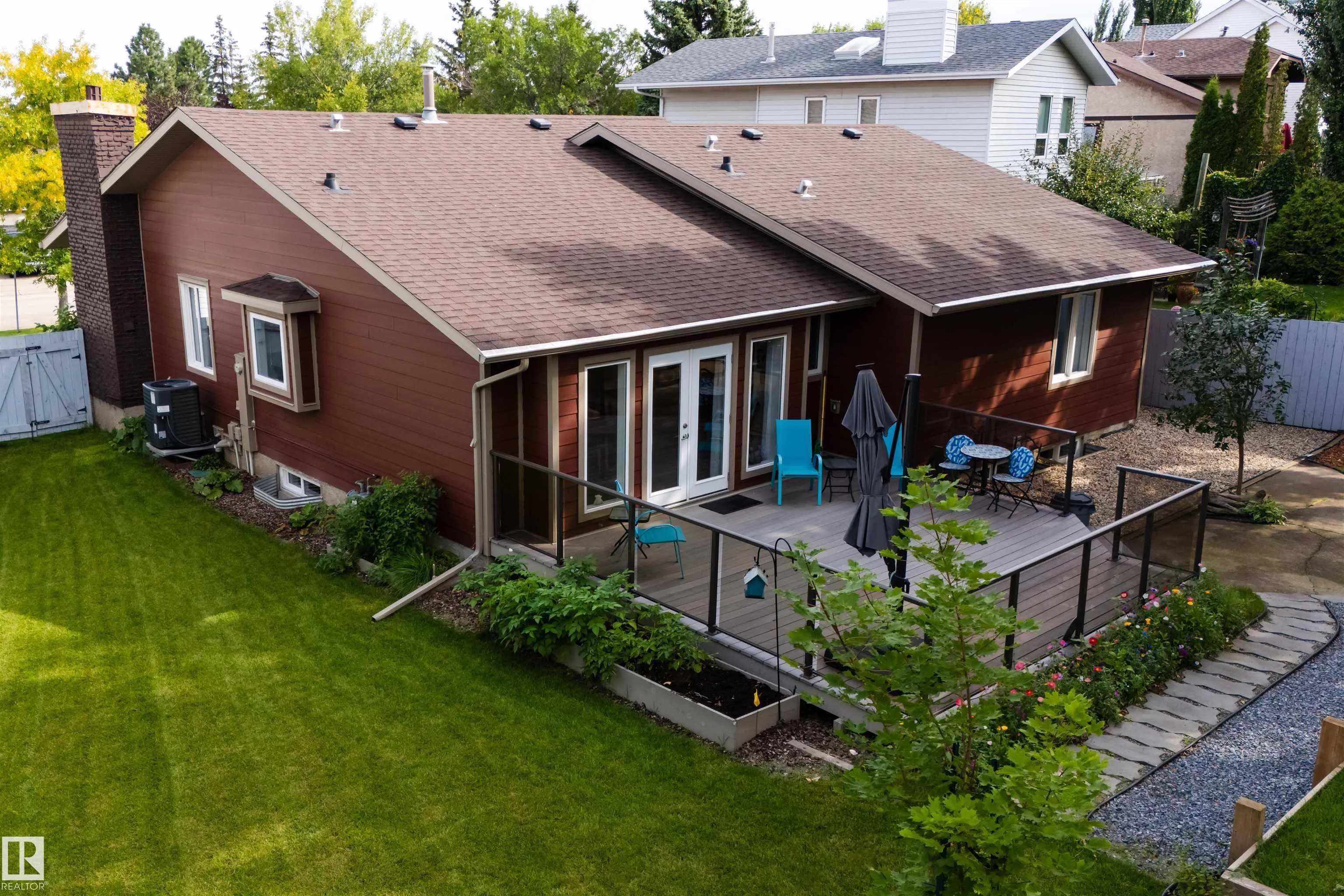 3 HICKORY Crescent