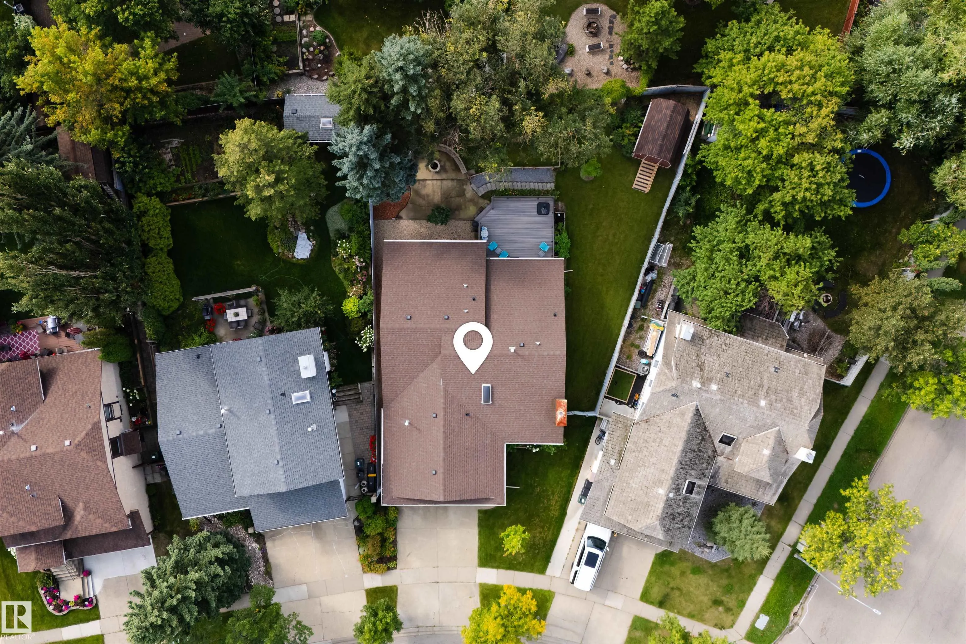 3 HICKORY Crescent