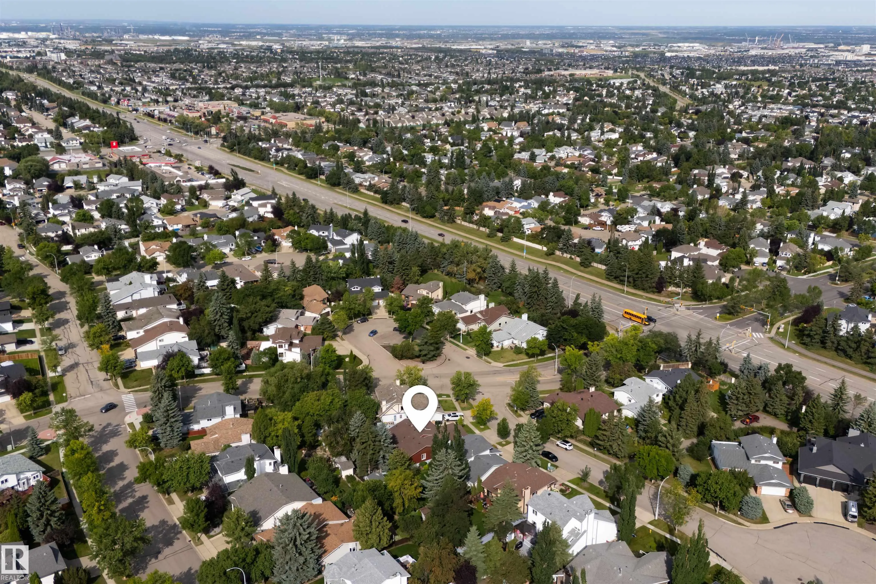 3 HICKORY Crescent