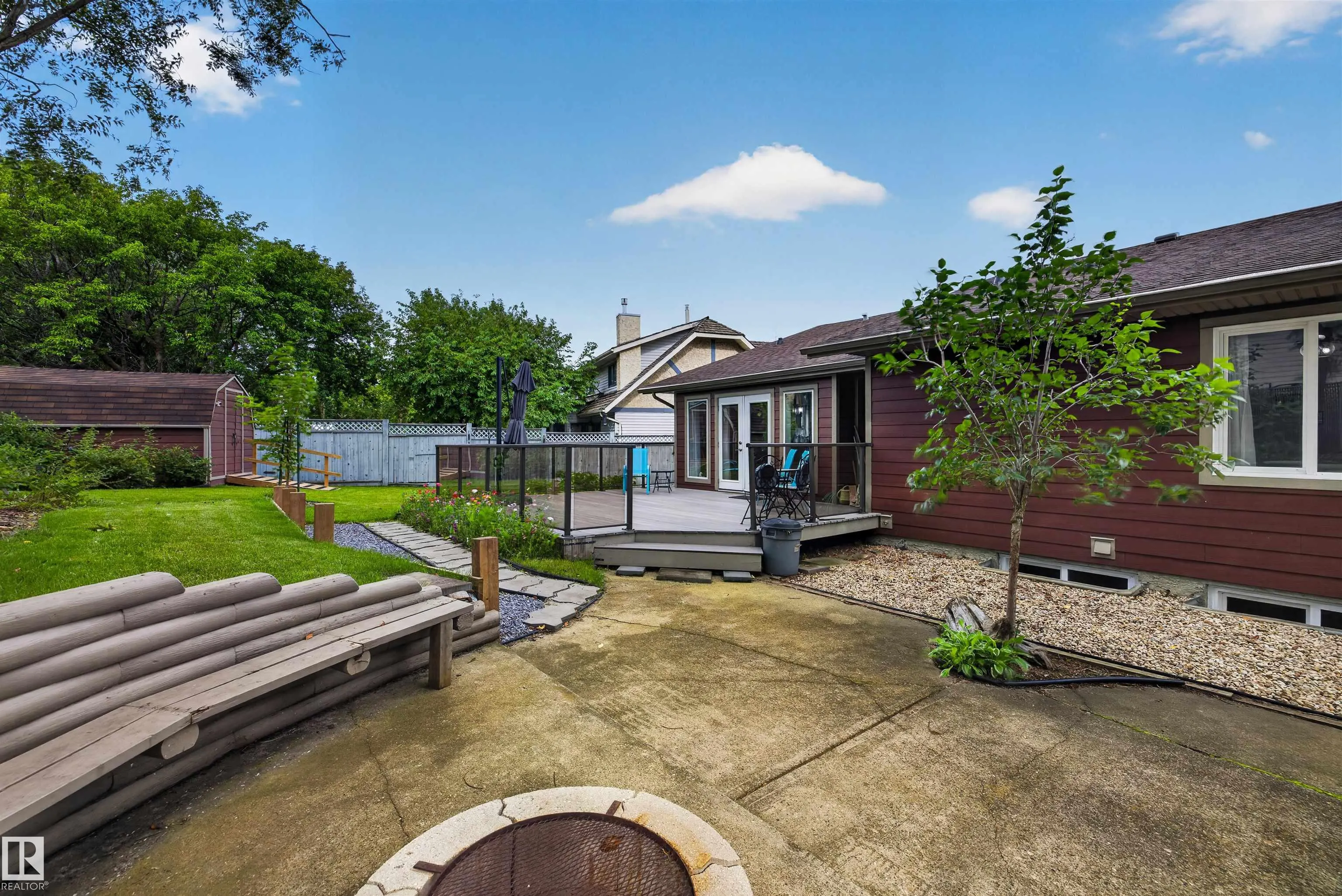 3 HICKORY Crescent