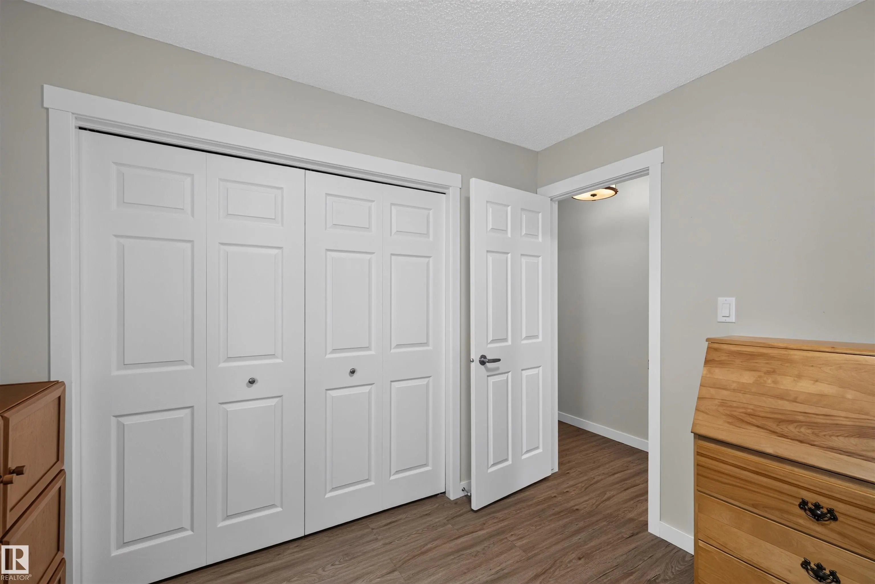 3 HICKORY Crescent