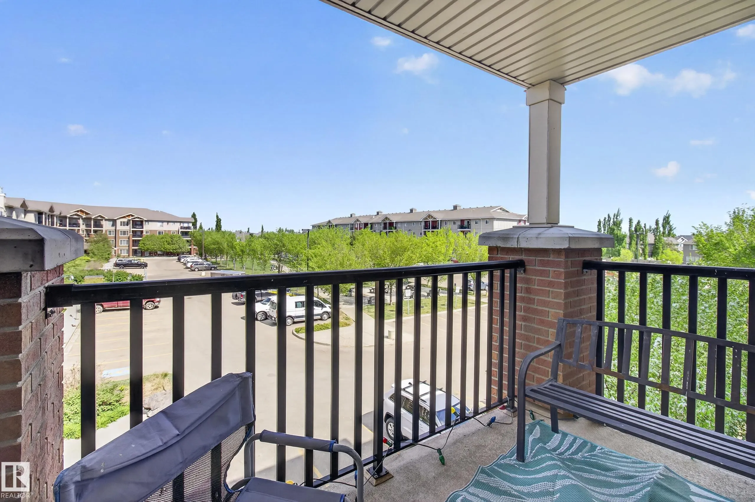 3715 WHITELAW Lane
