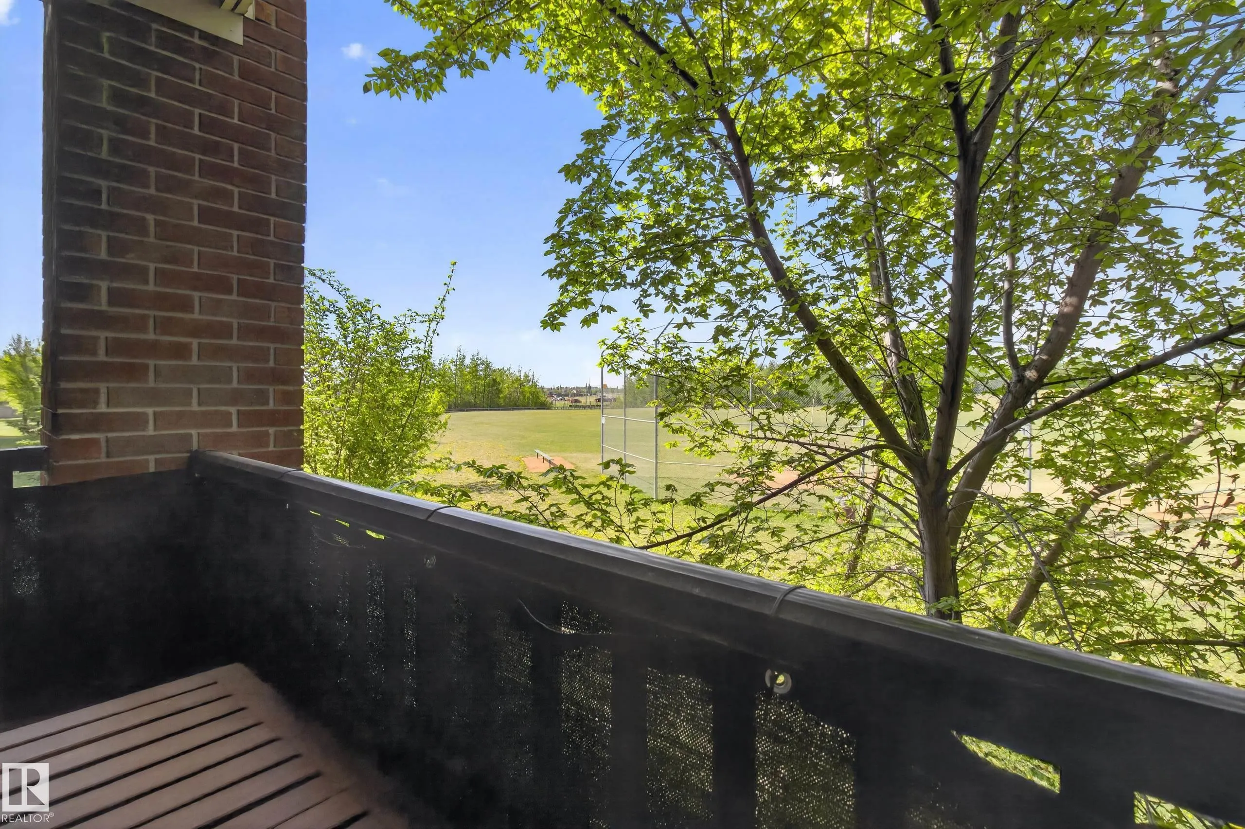 3719 WHITELAW Lane