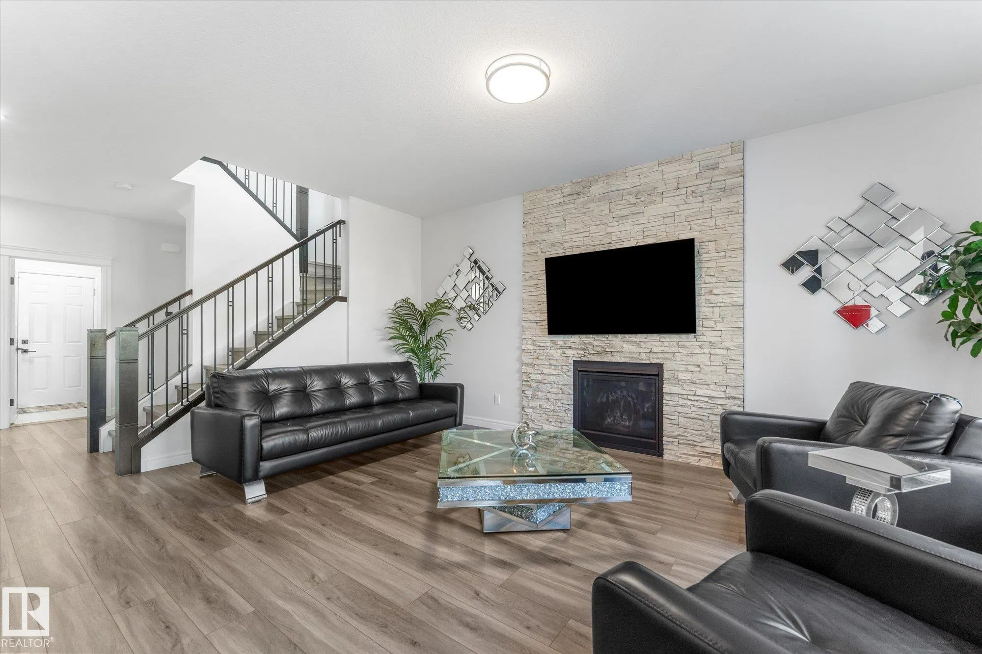 121 GLENRIDDING RAVINE Road