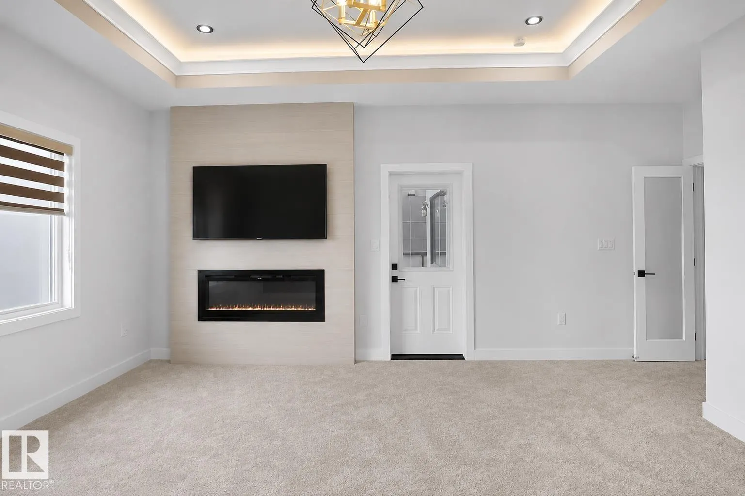 162 EDGEWATER Circle