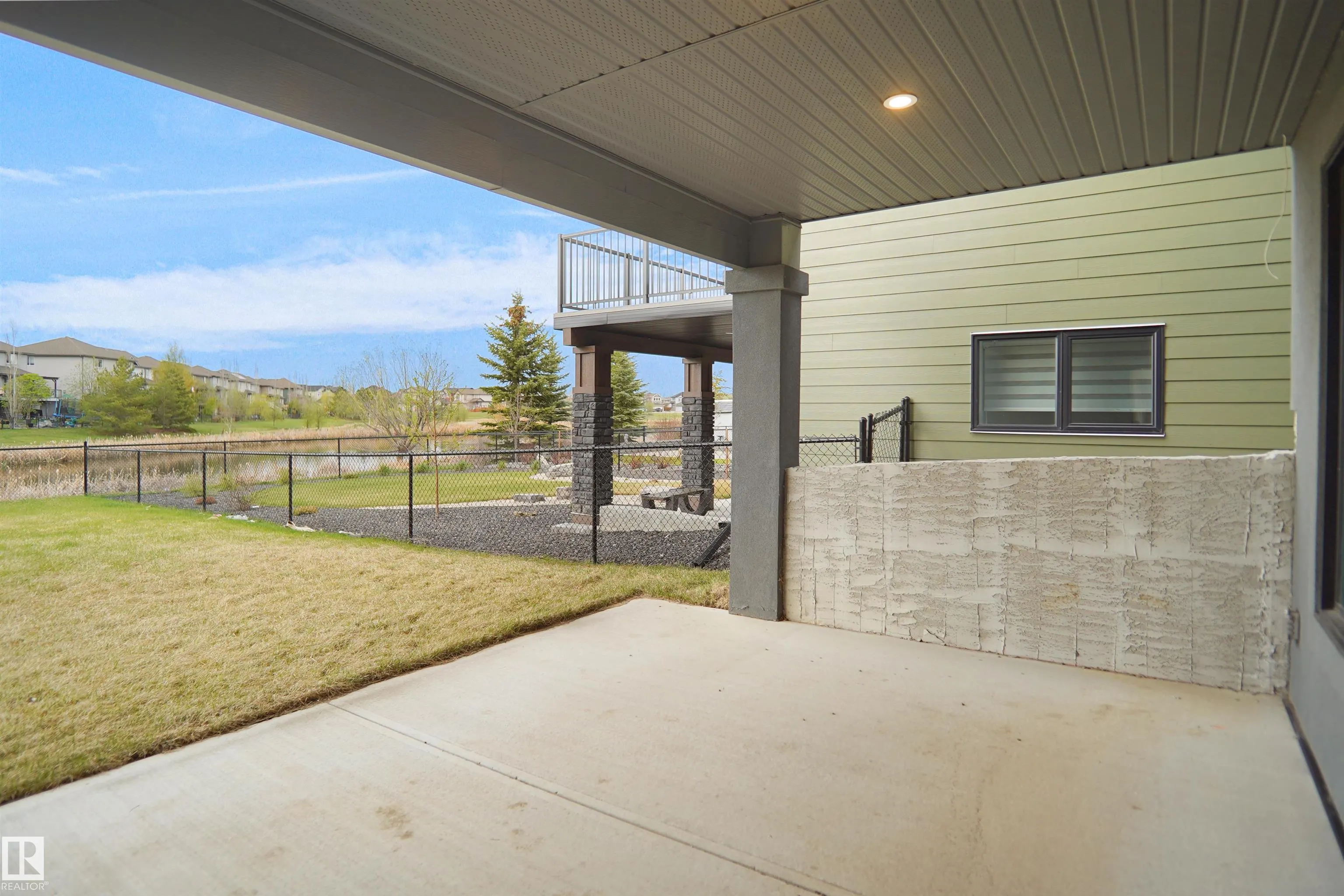 162 EDGEWATER Circle
