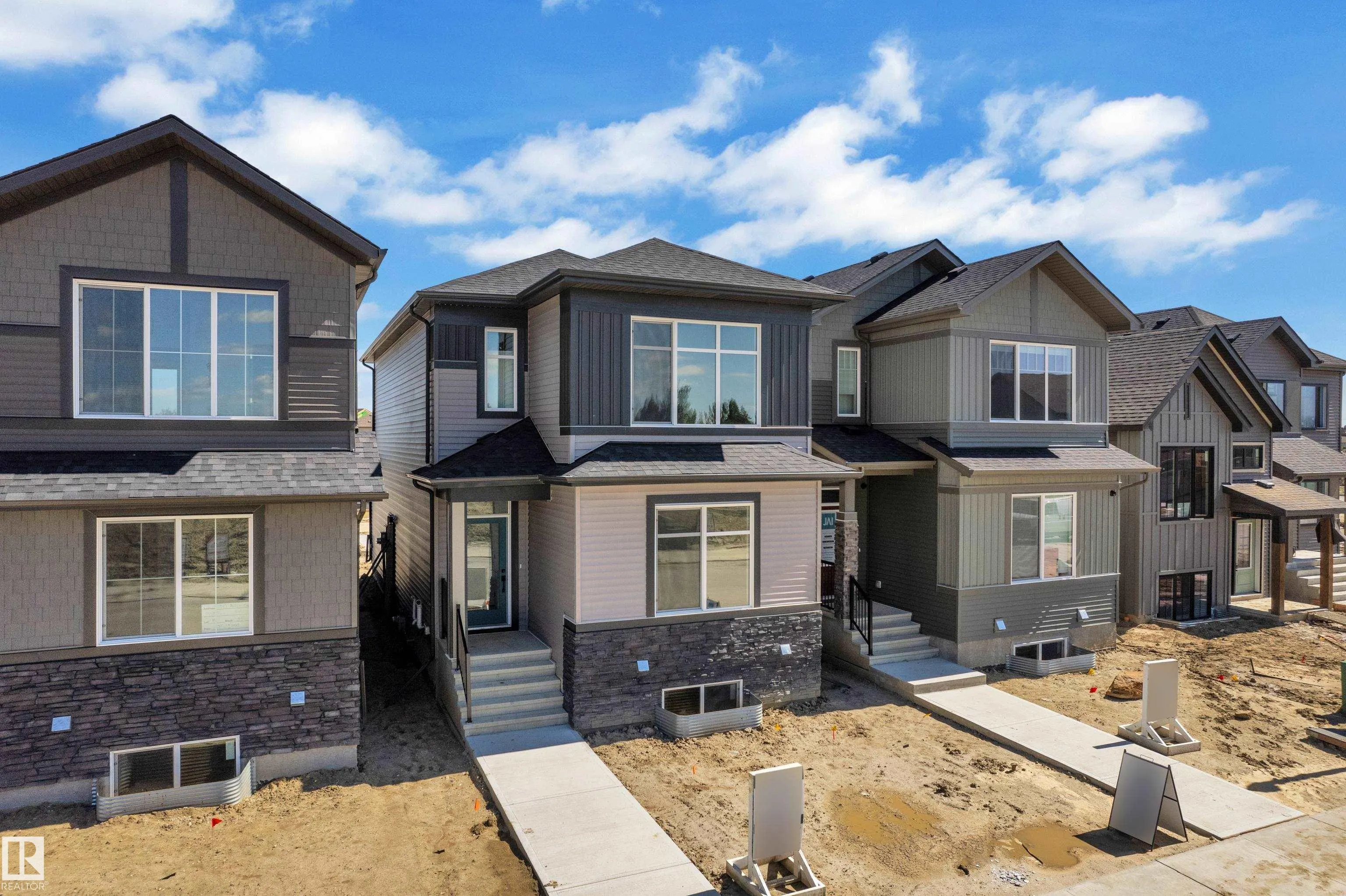 213 Falcon Crescent