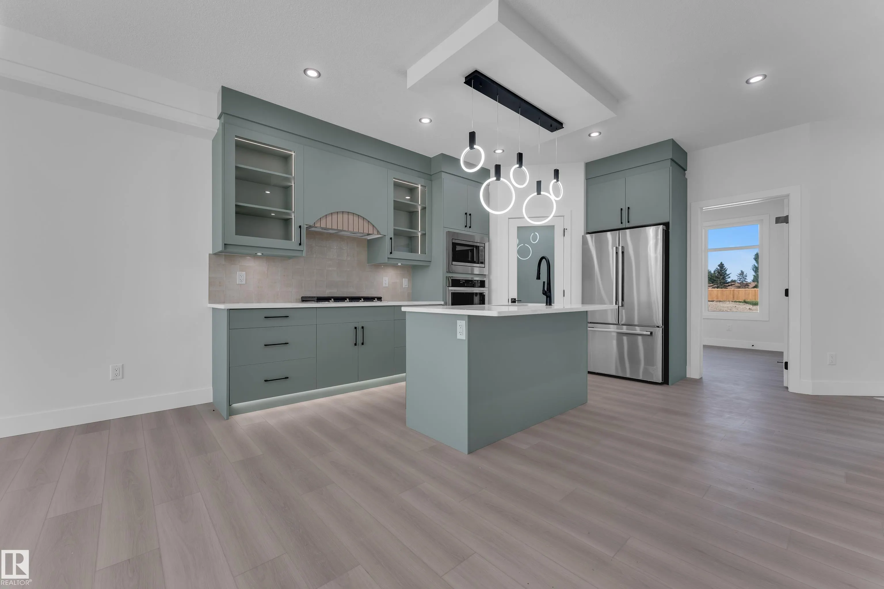 213 Falcon Crescent