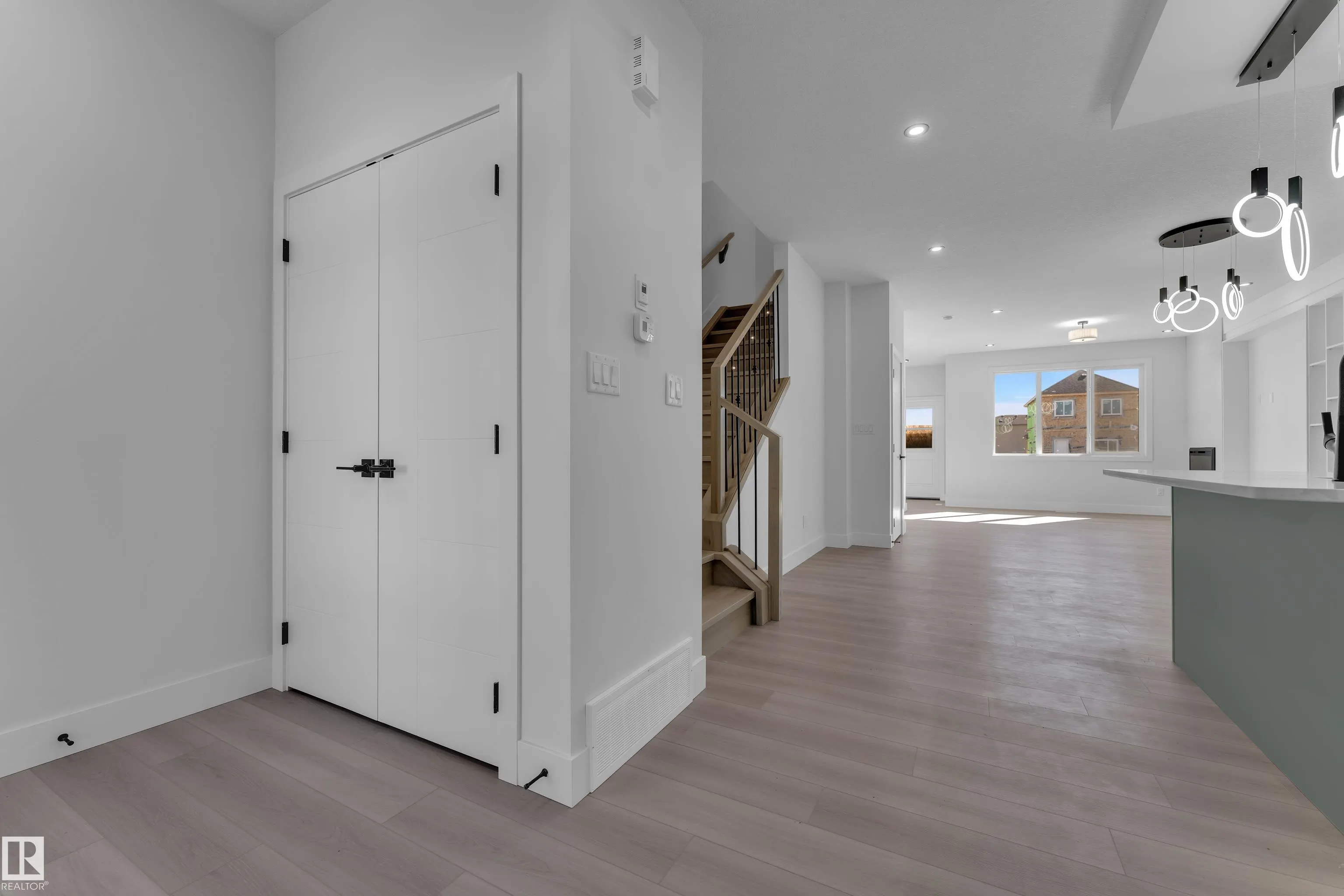 213 Falcon Crescent