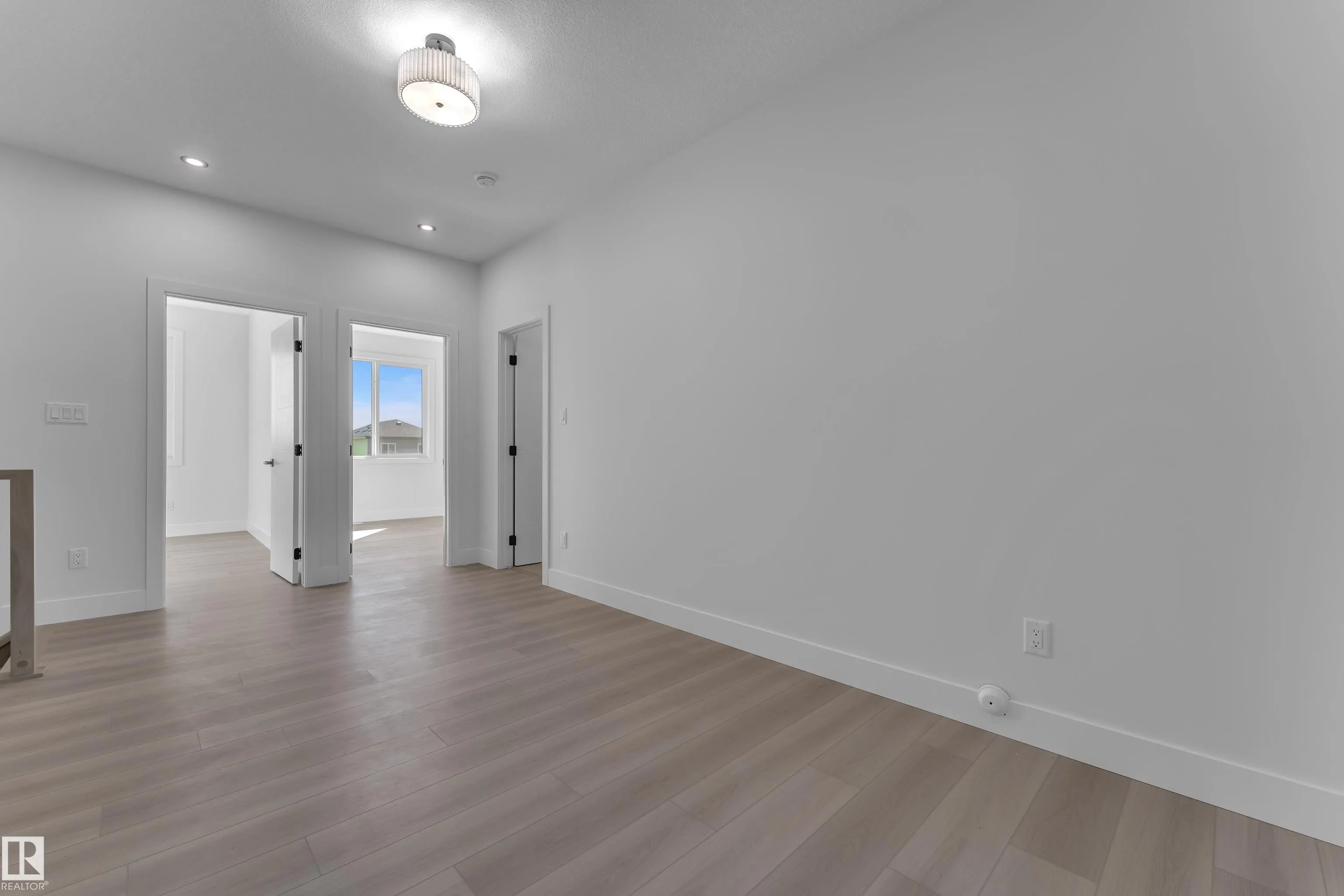 213 Falcon Crescent