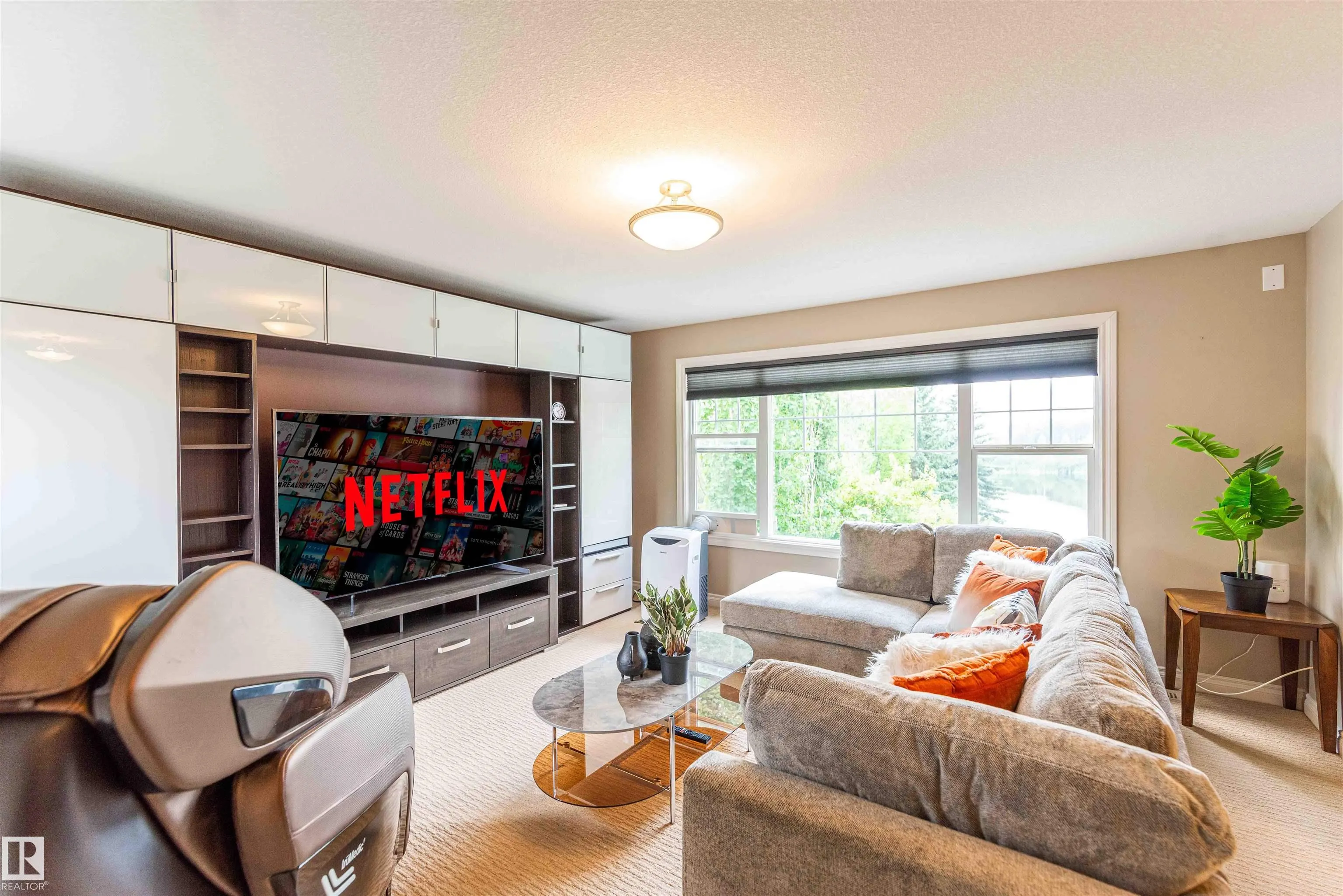 5092 THIBAULT Way