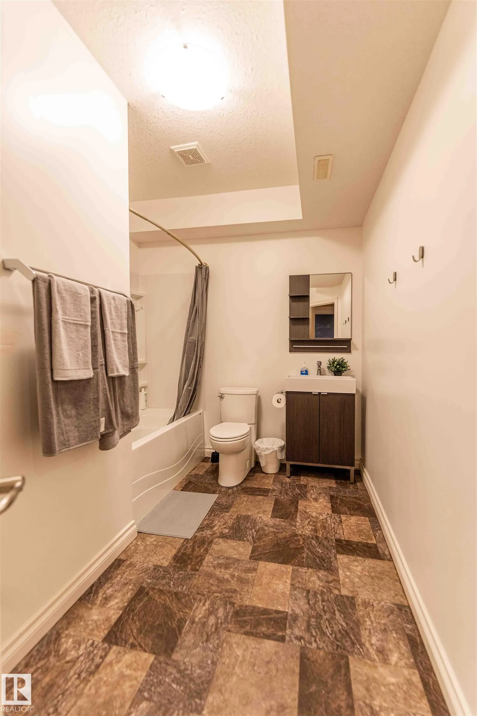 5092 THIBAULT Way