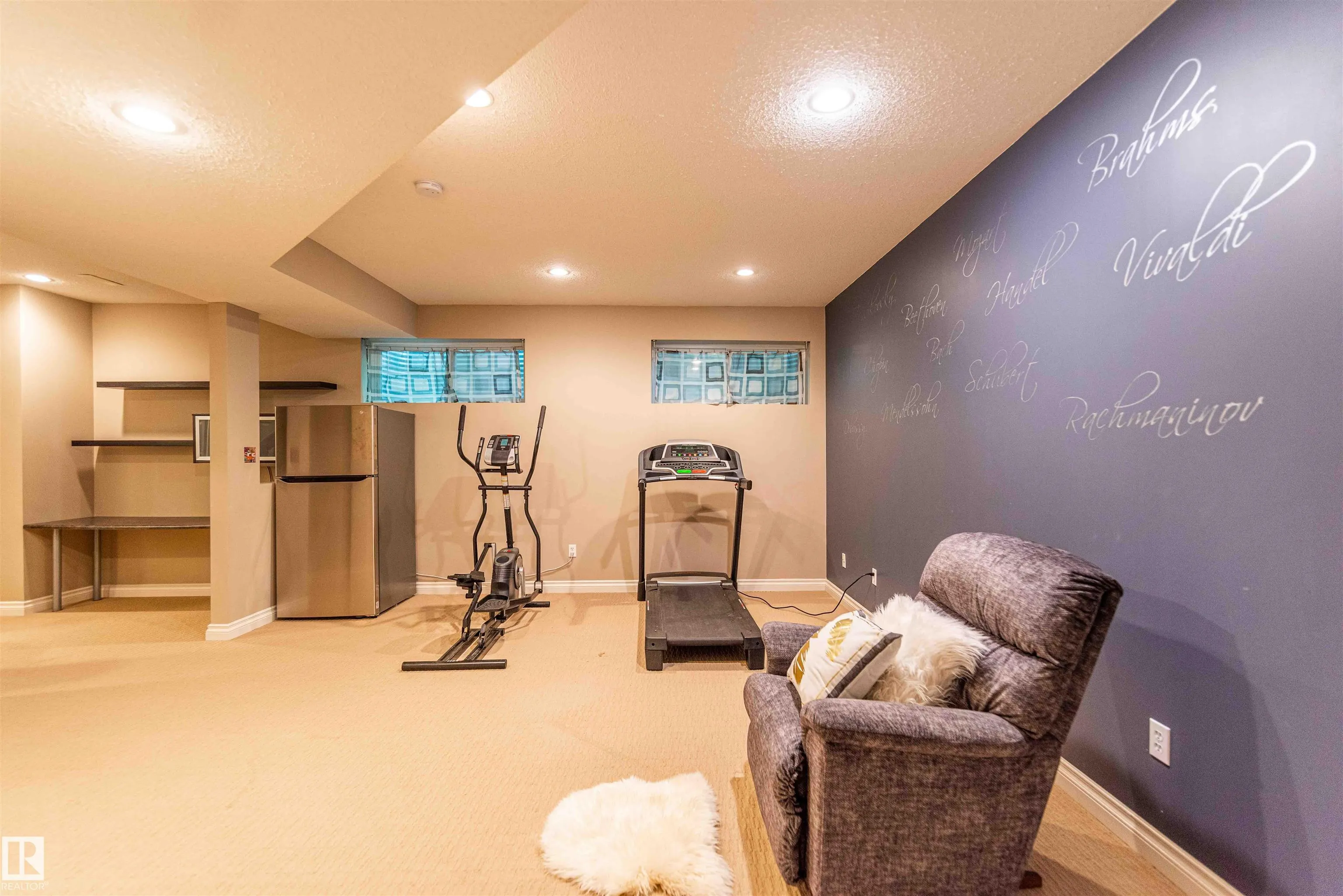 5092 THIBAULT Way