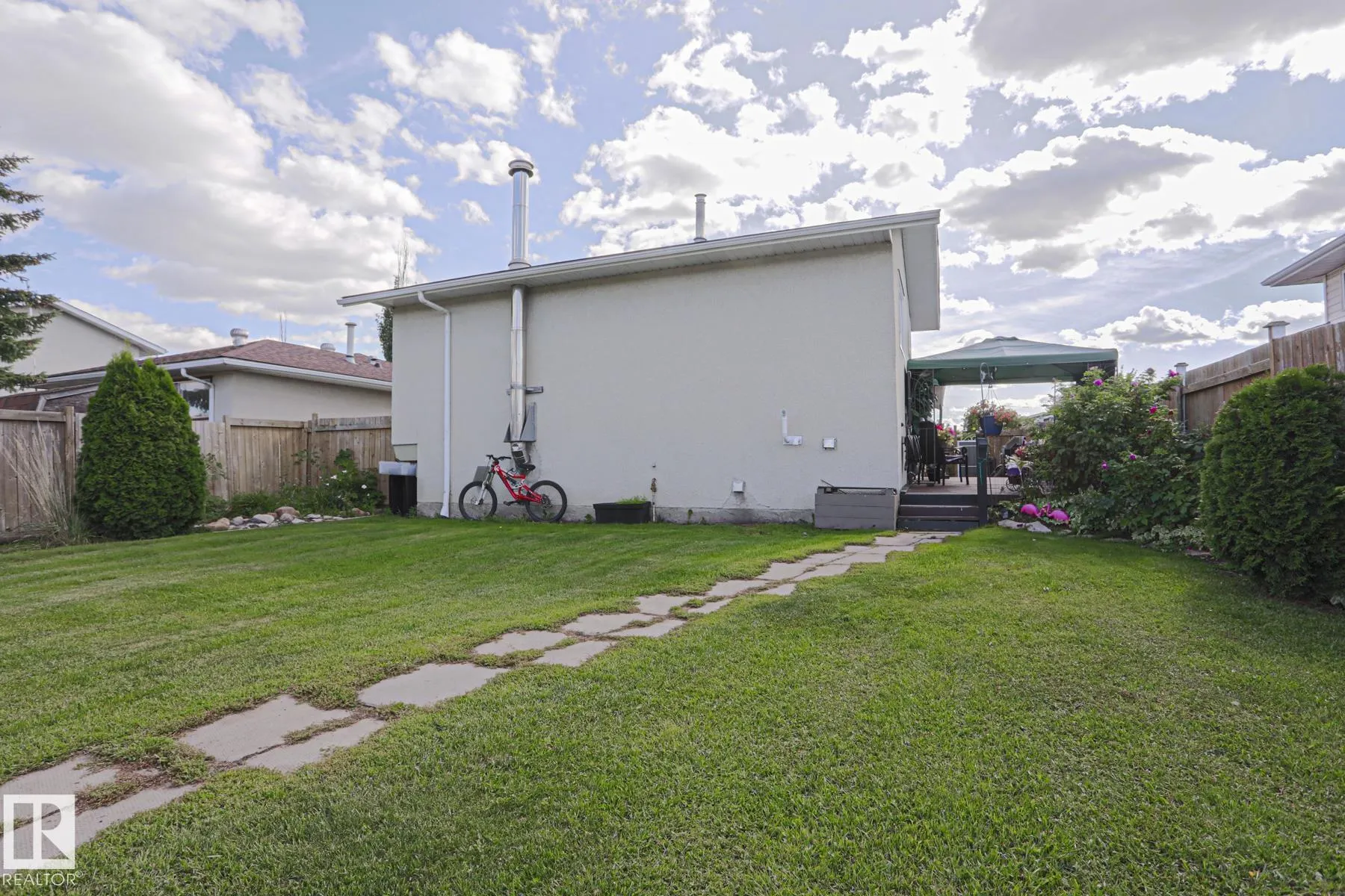 11440 144 Avenue