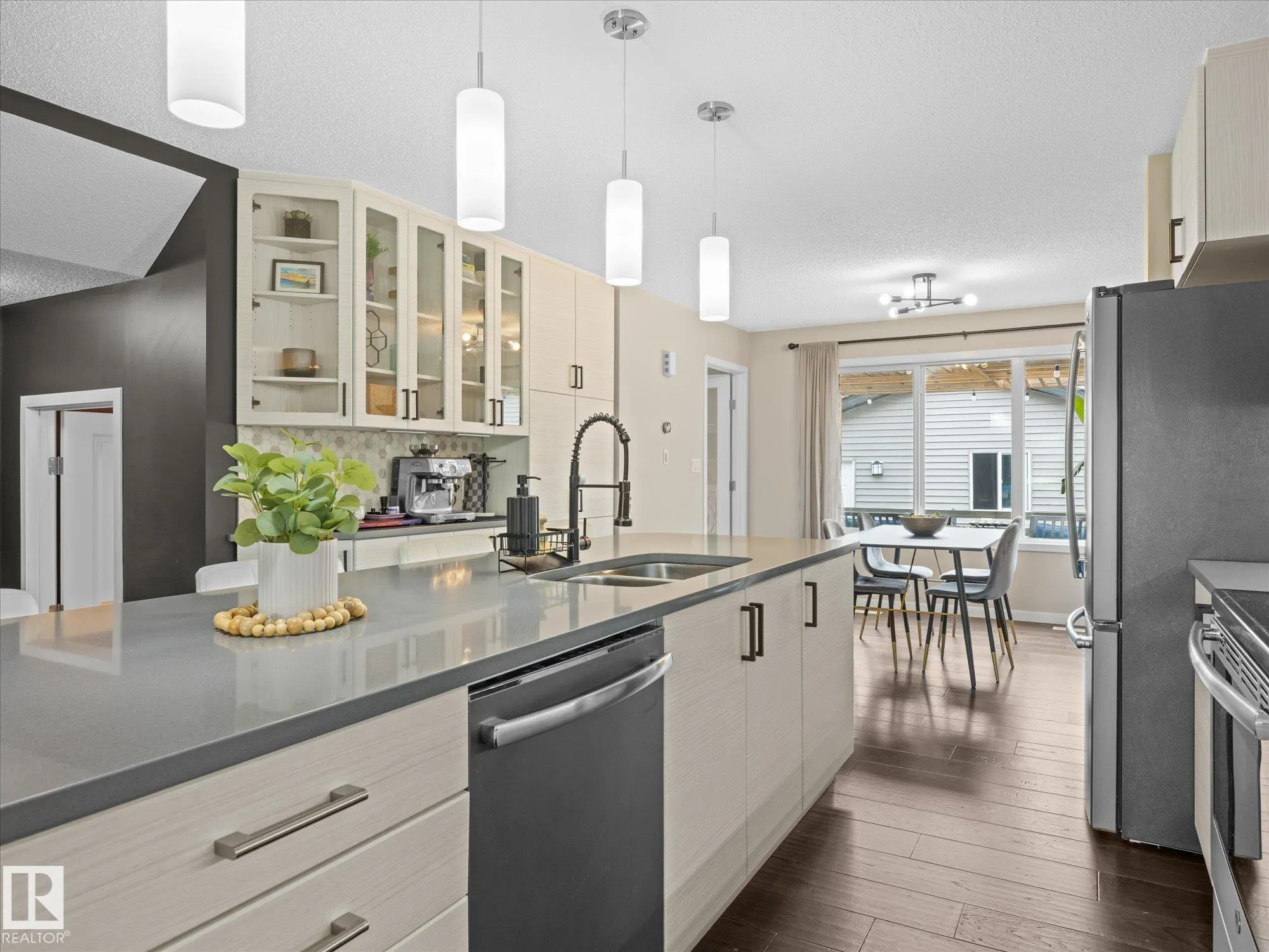 2533 PRICE Way