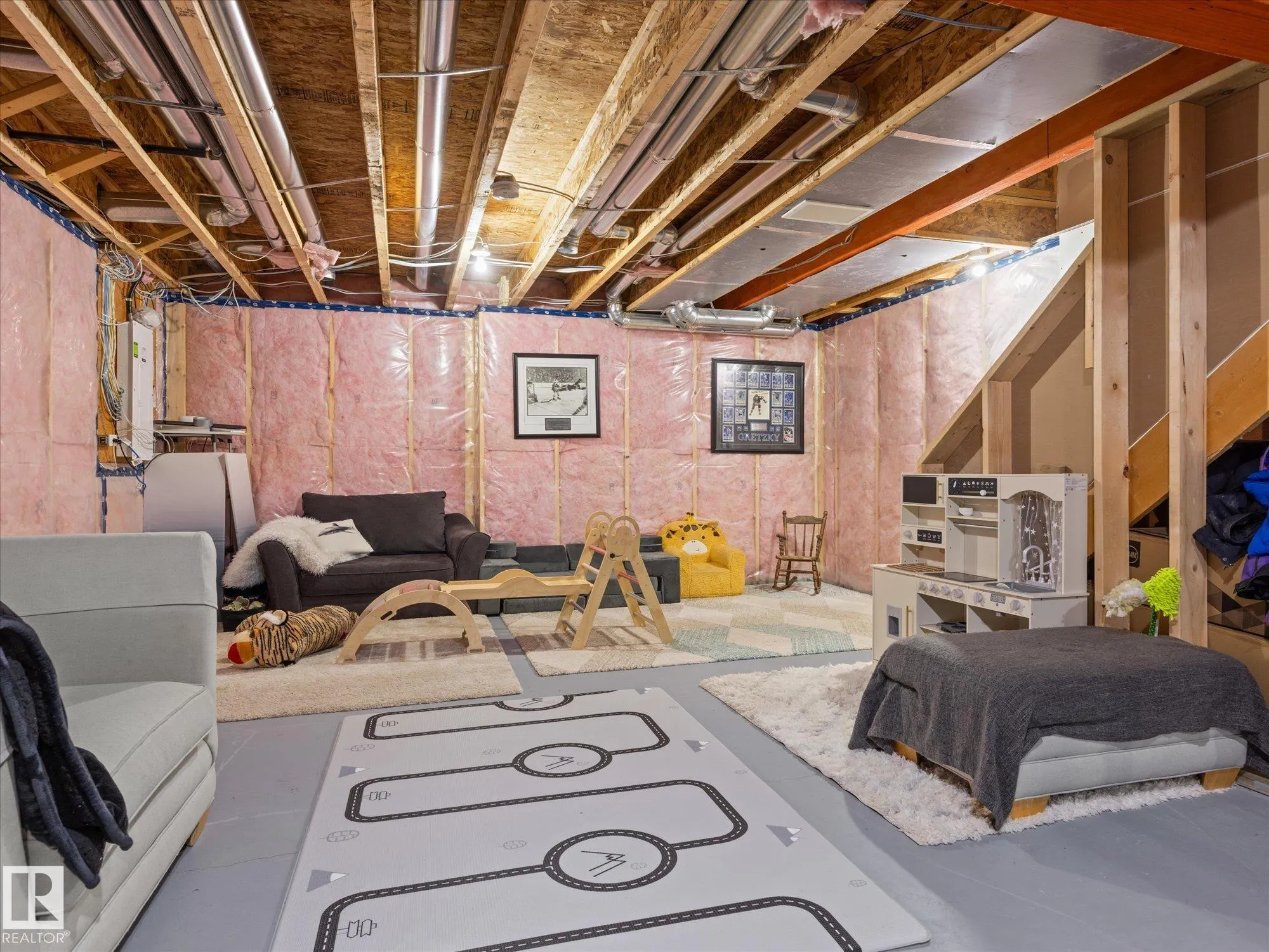 2533 PRICE Way