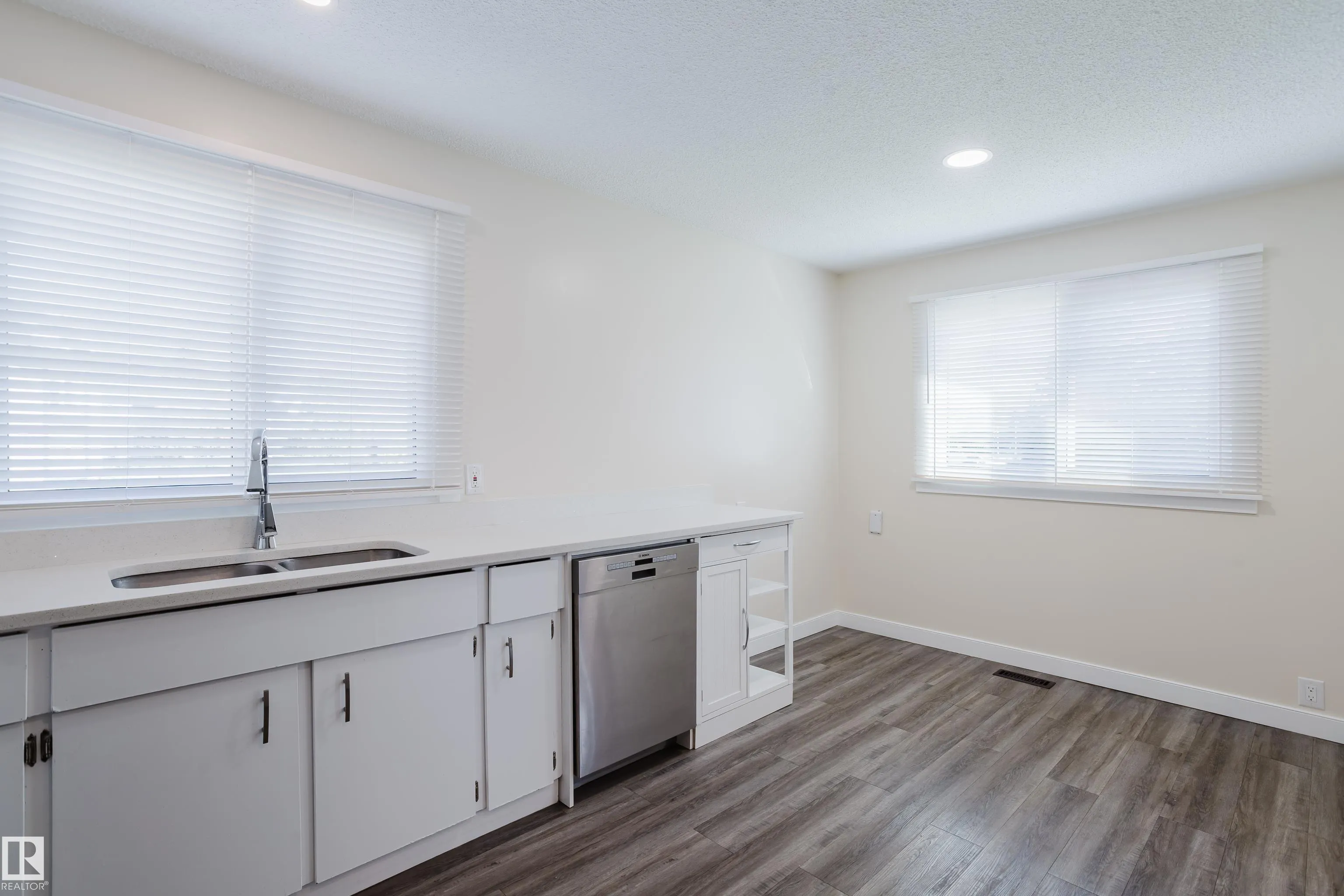 36 HARROW CIRCLE Circle