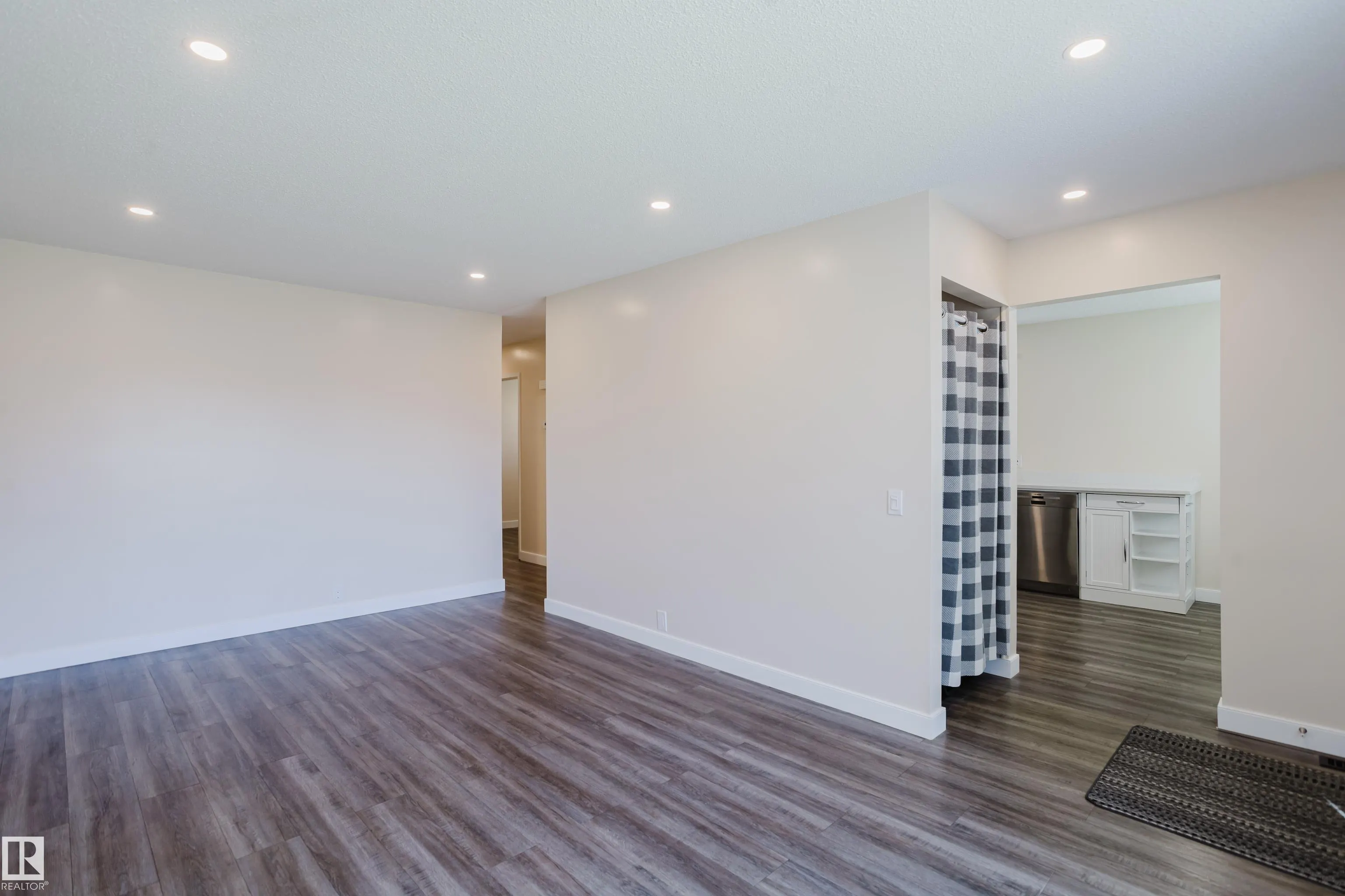 36 HARROW CIRCLE Circle
