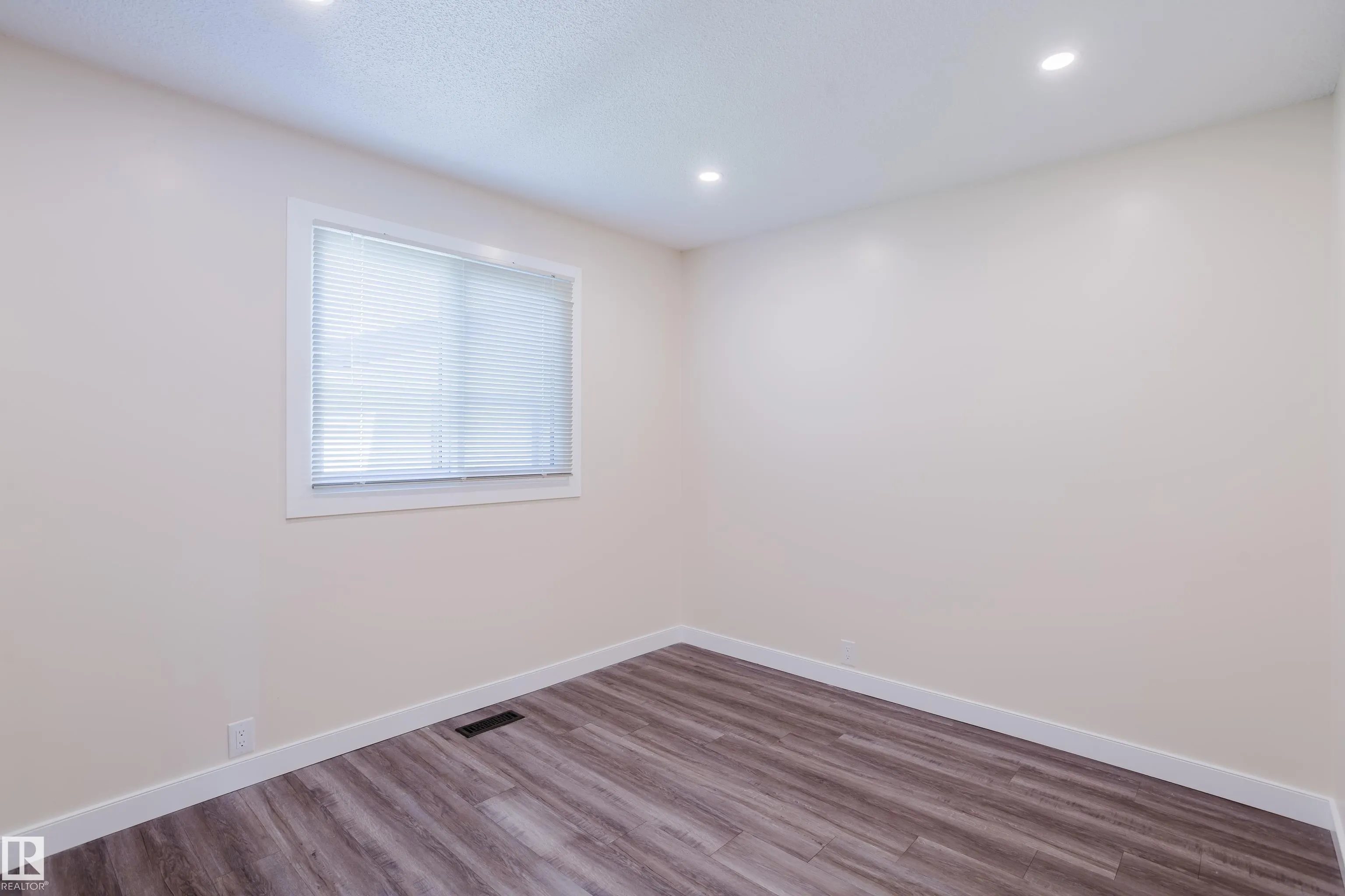 36 HARROW CIRCLE Circle