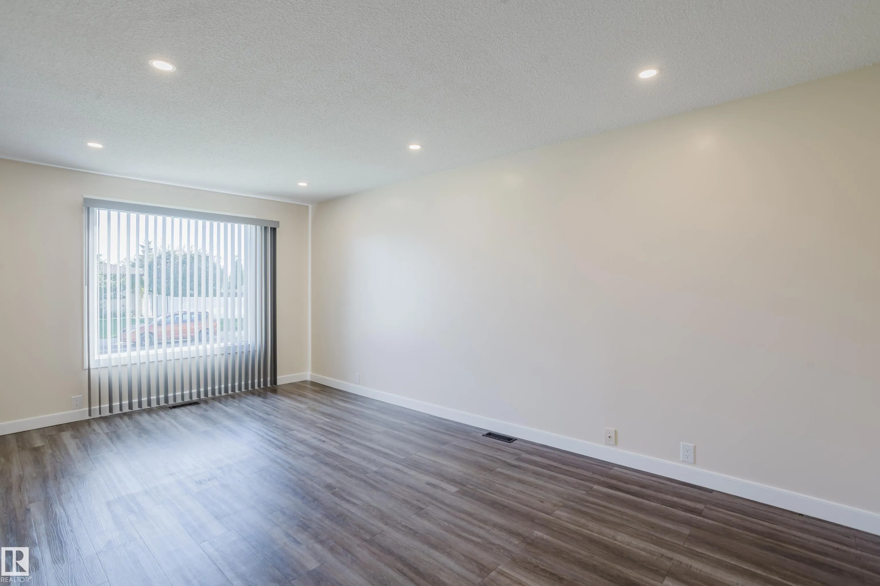 36 HARROW CIRCLE Circle