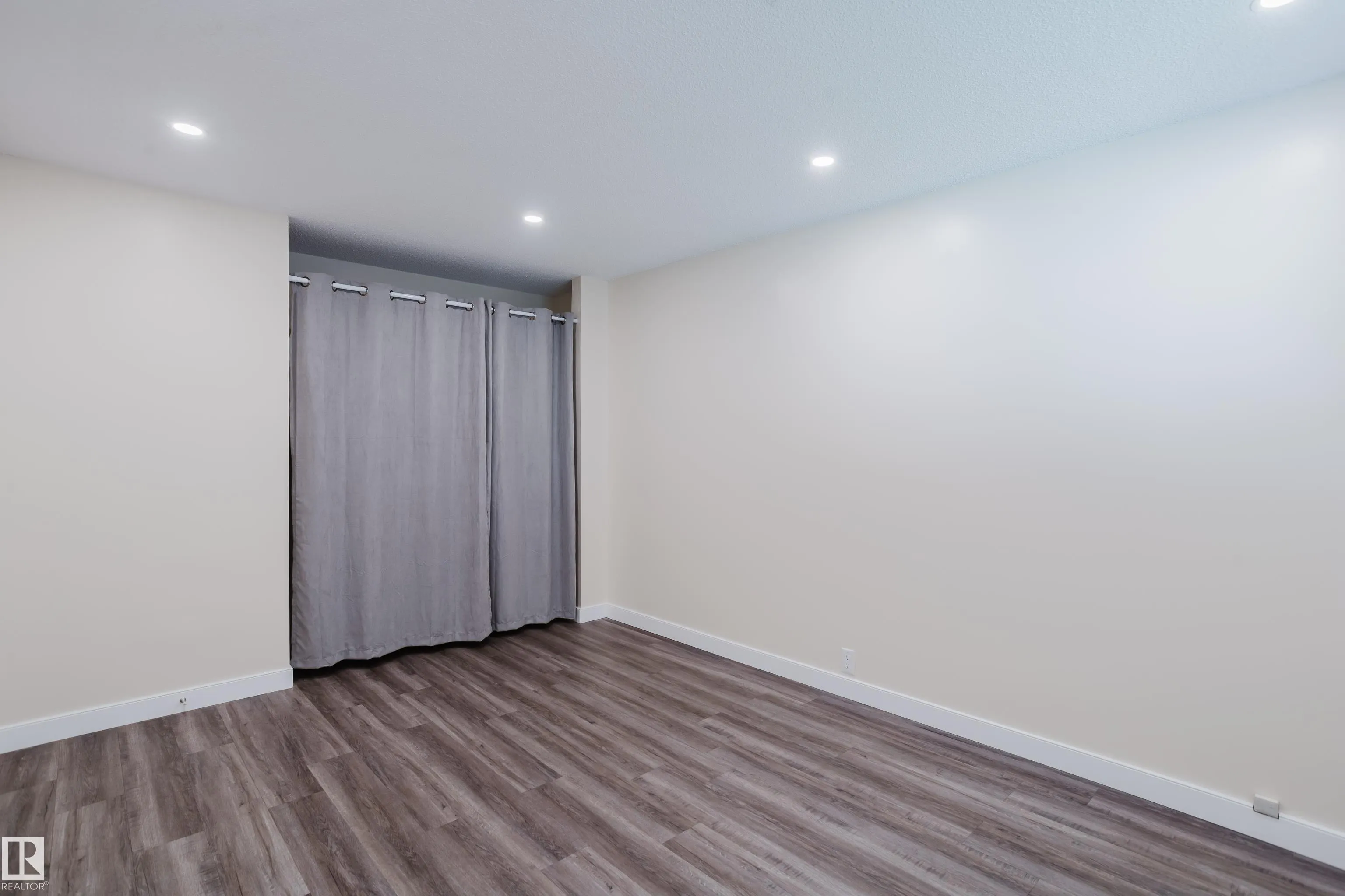 36 HARROW CIRCLE Circle