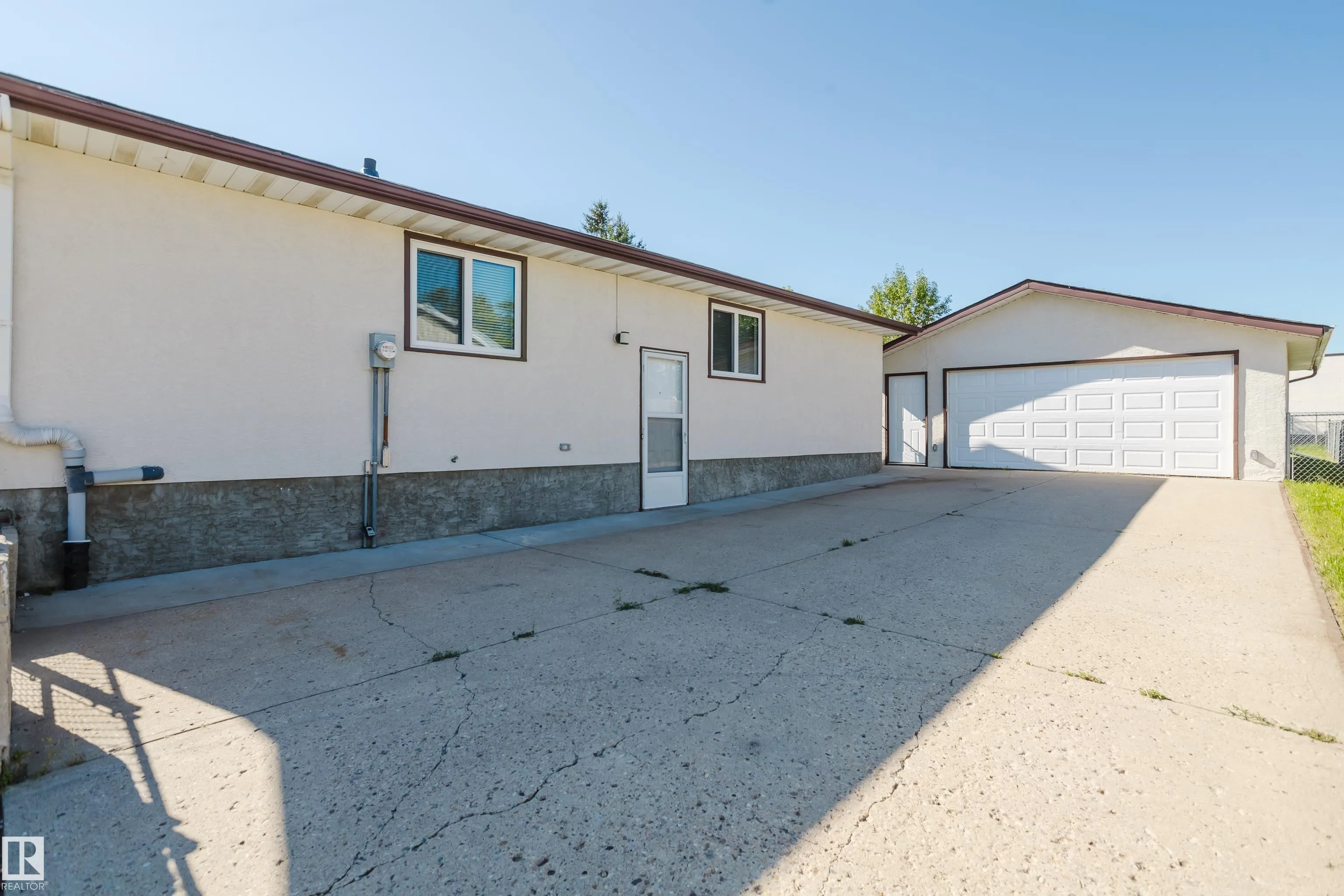 36 HARROW CIRCLE Circle