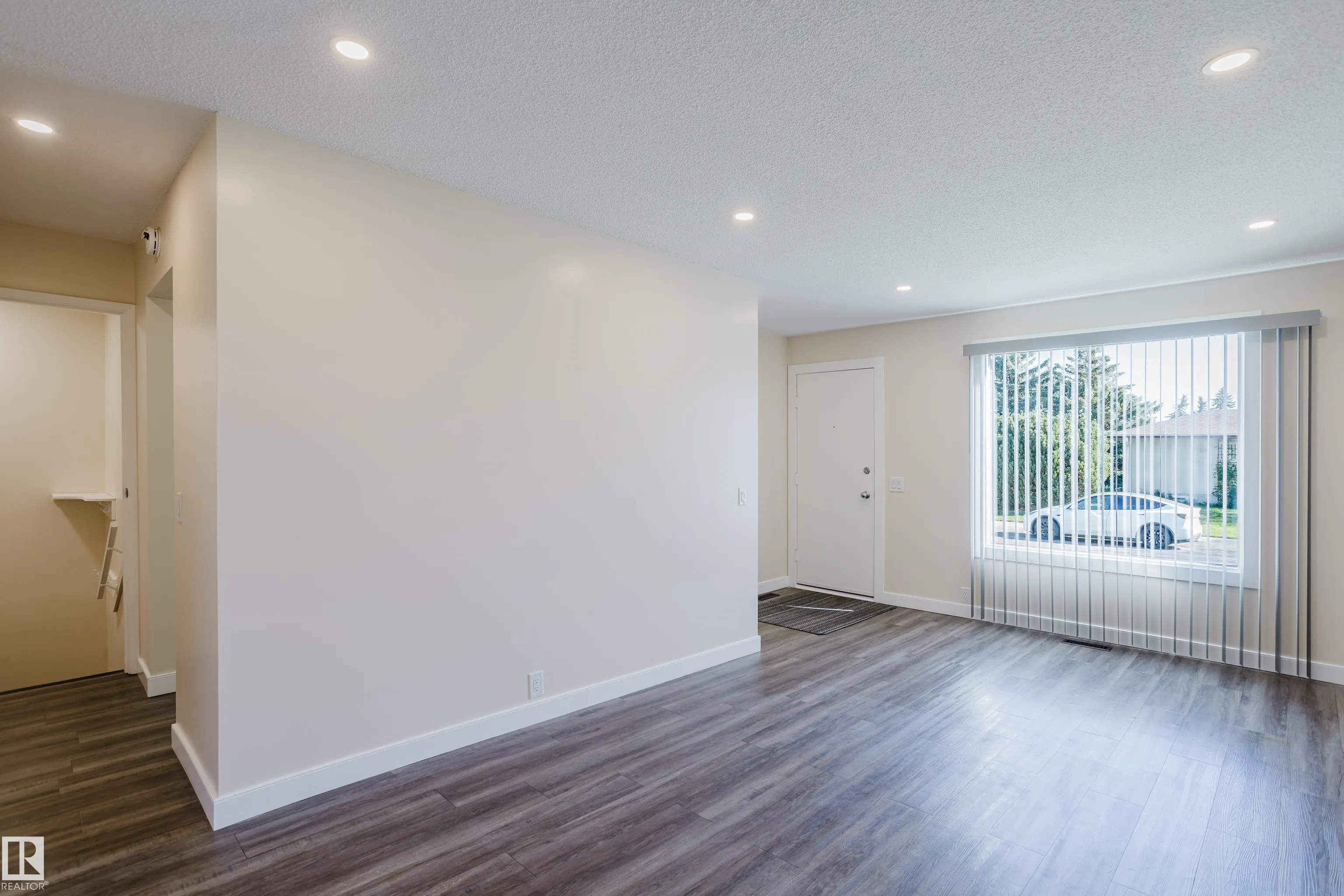 36 HARROW CIRCLE Circle