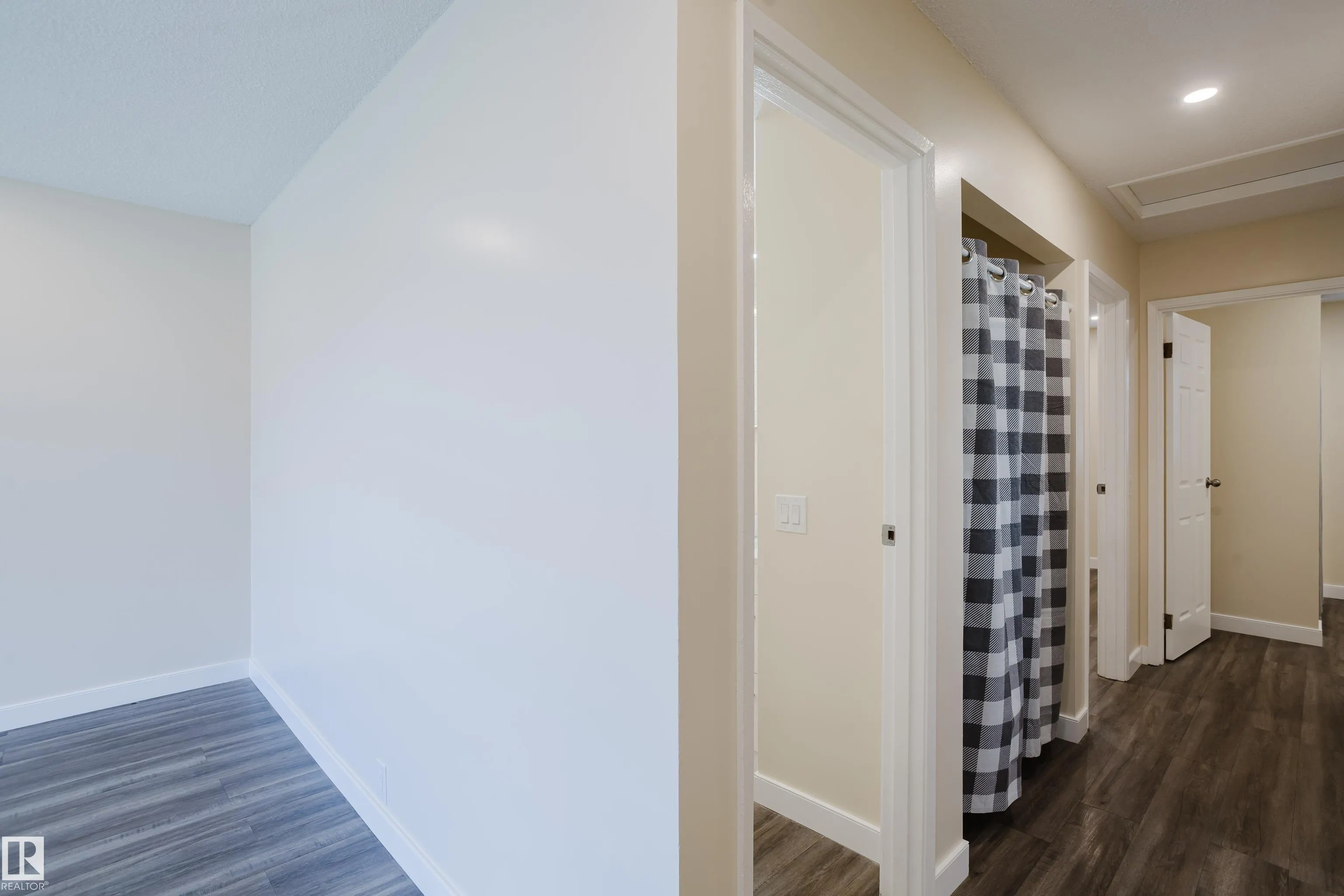 36 HARROW CIRCLE Circle