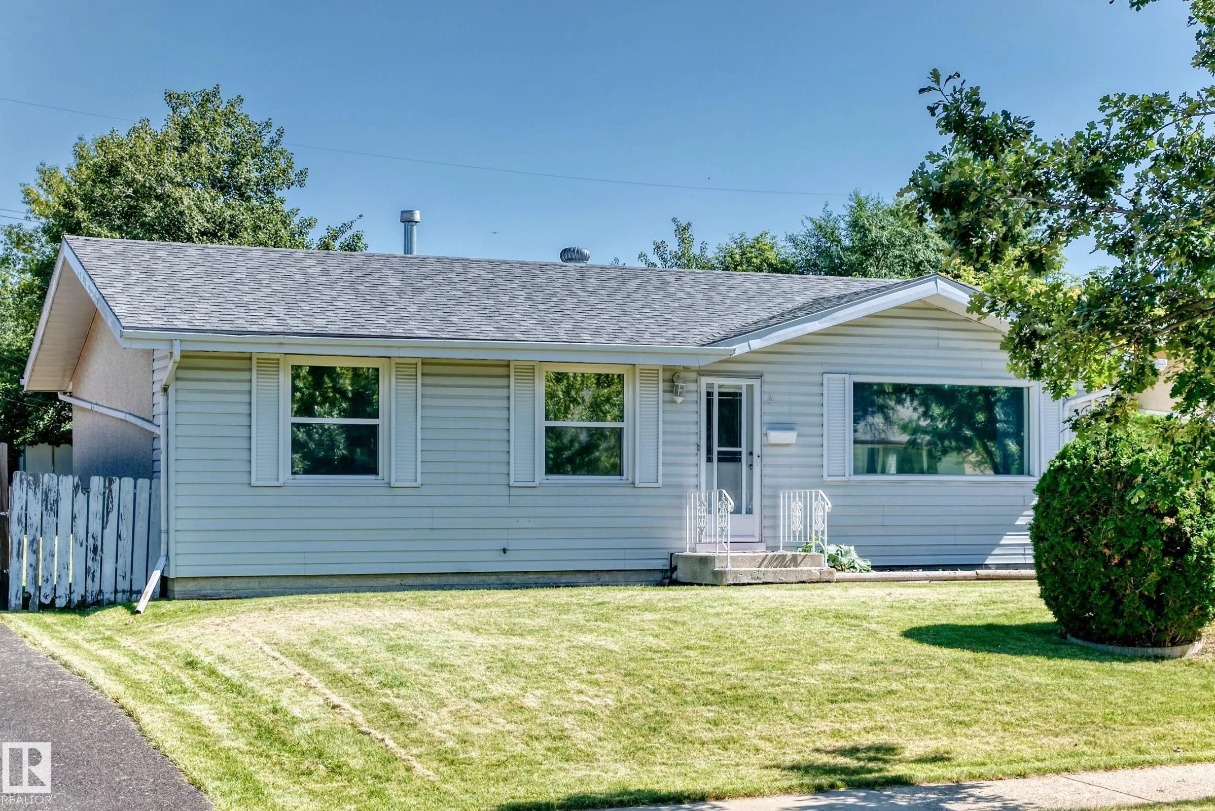 3 GRANTHAM Place