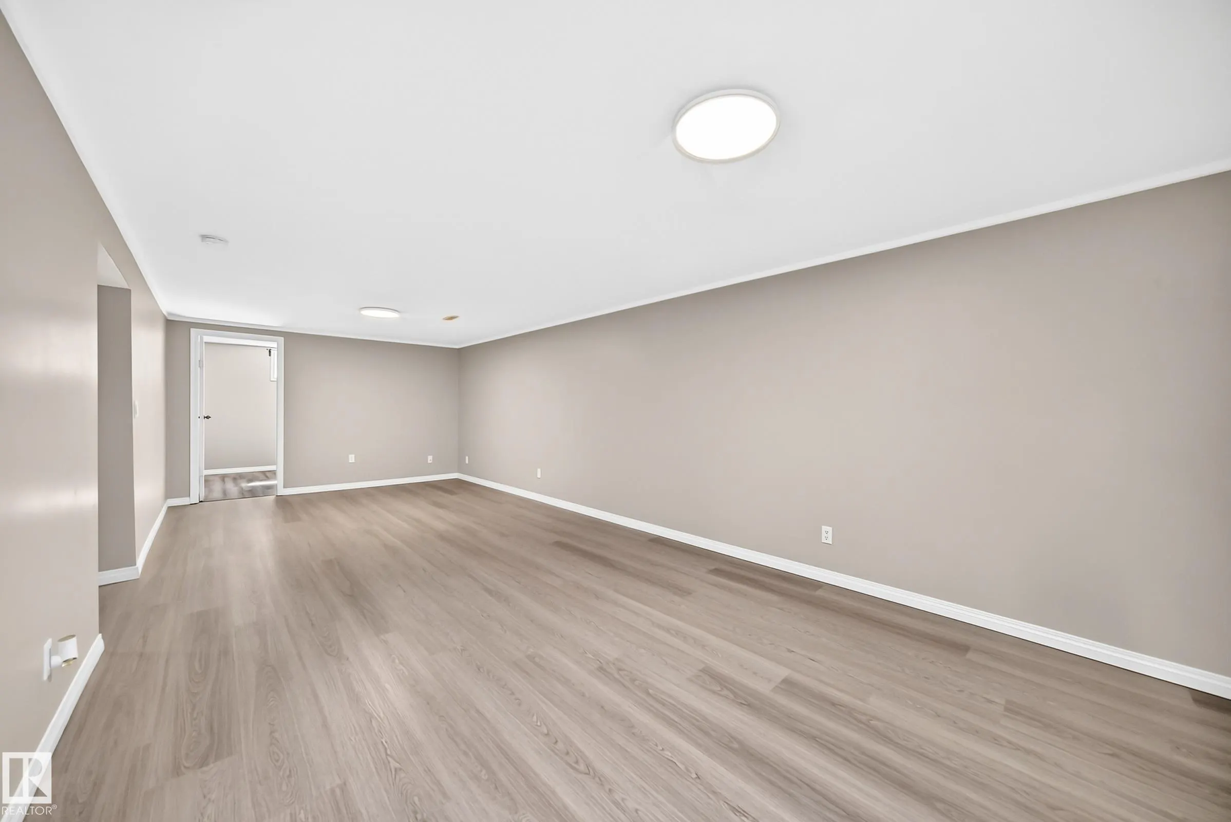 3 GRANTHAM Place