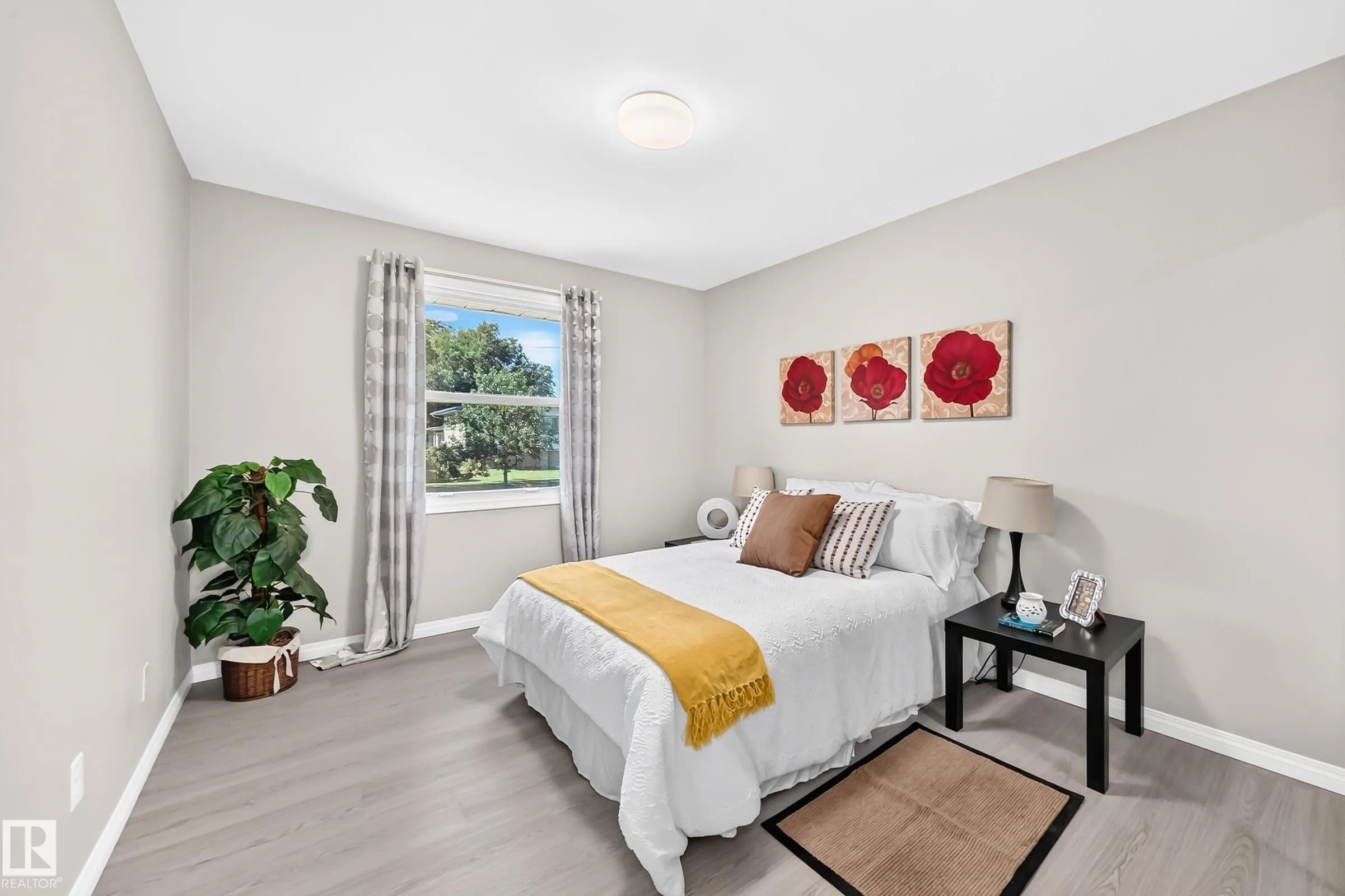 3 GRANTHAM Place
