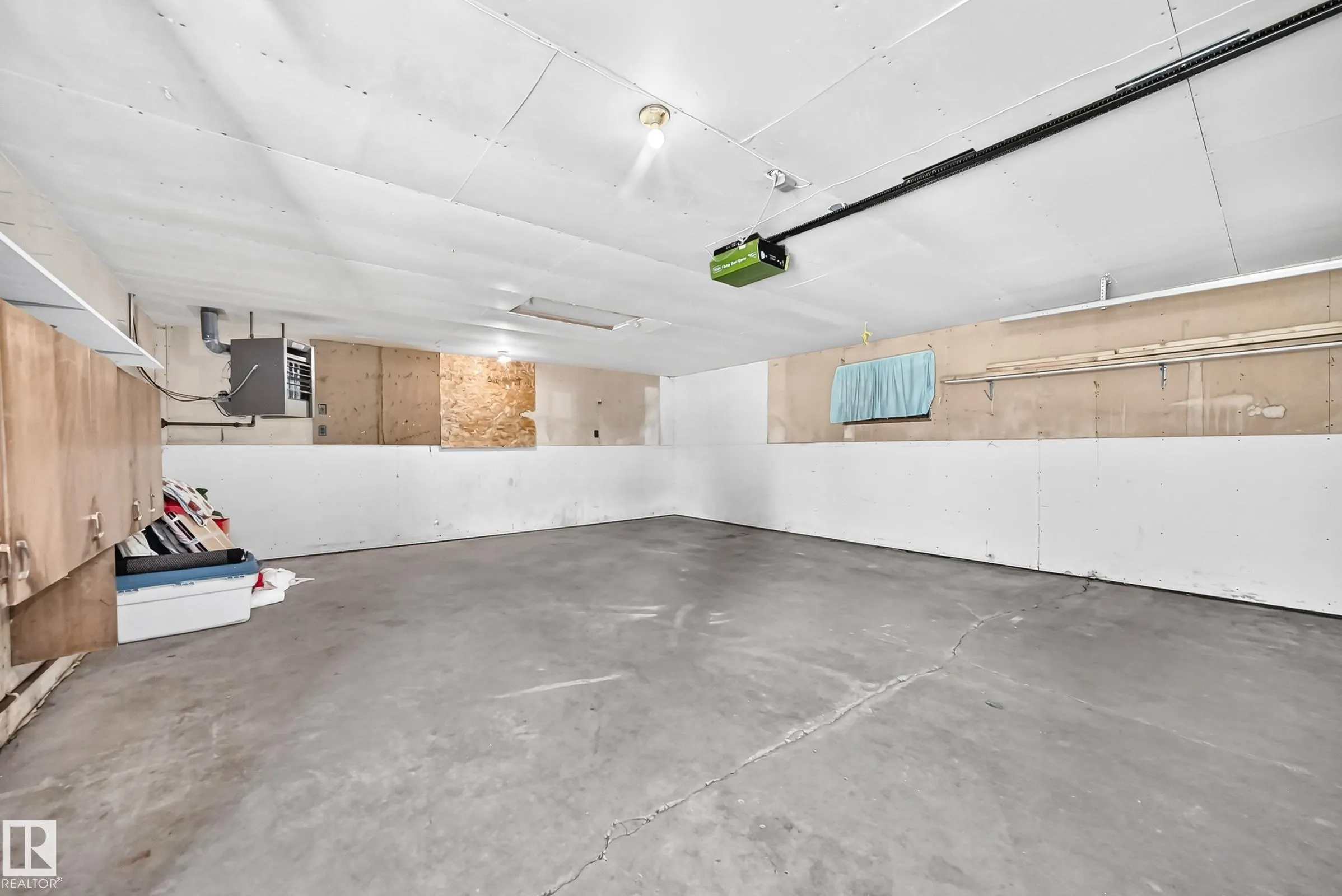 3 GRANTHAM Place
