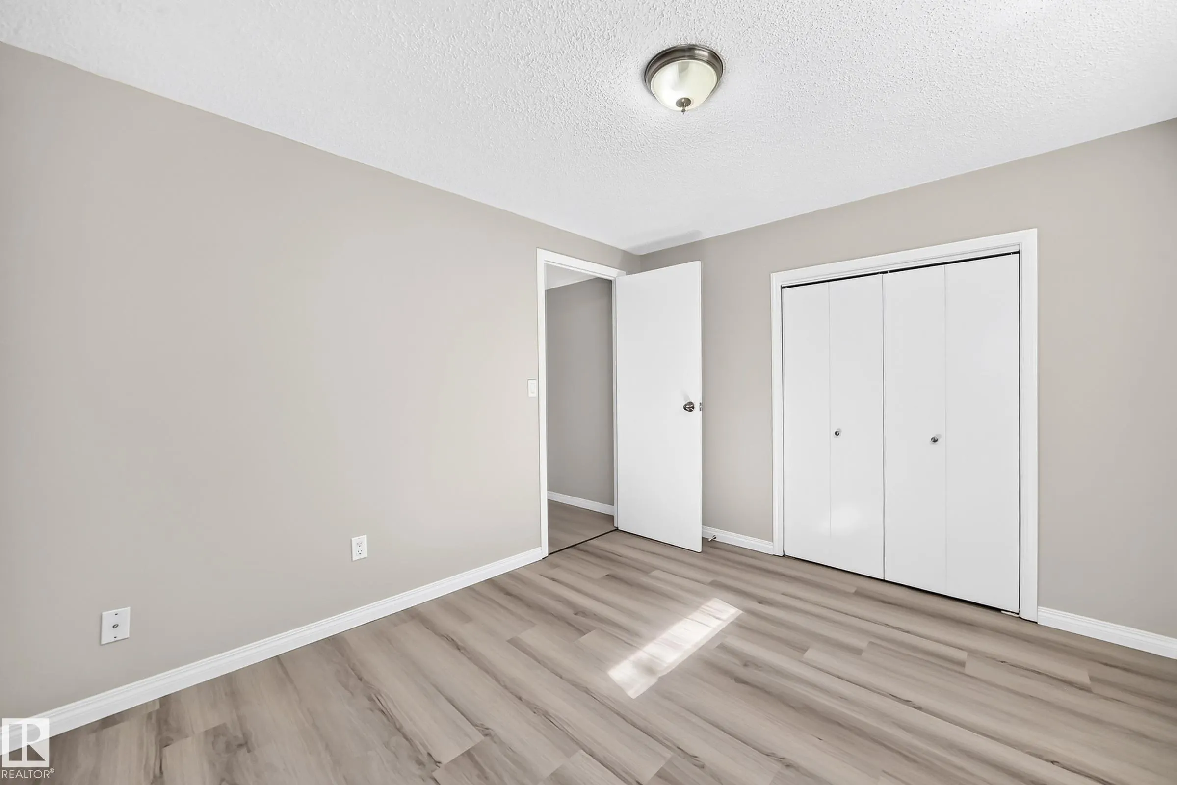 3 GRANTHAM Place