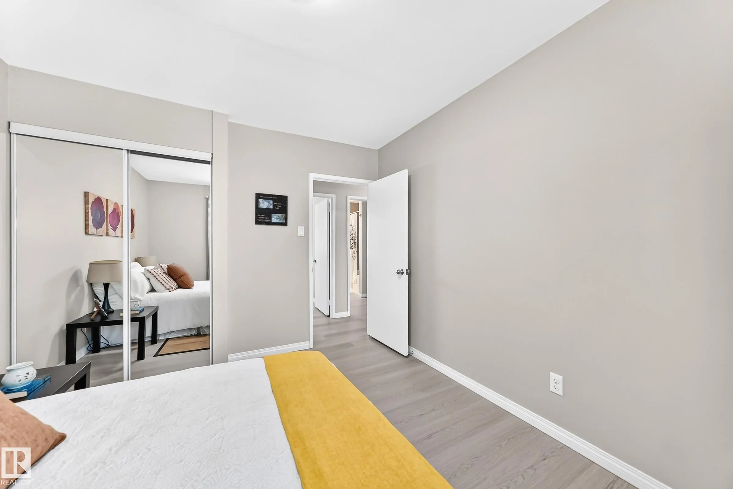 3 GRANTHAM Place