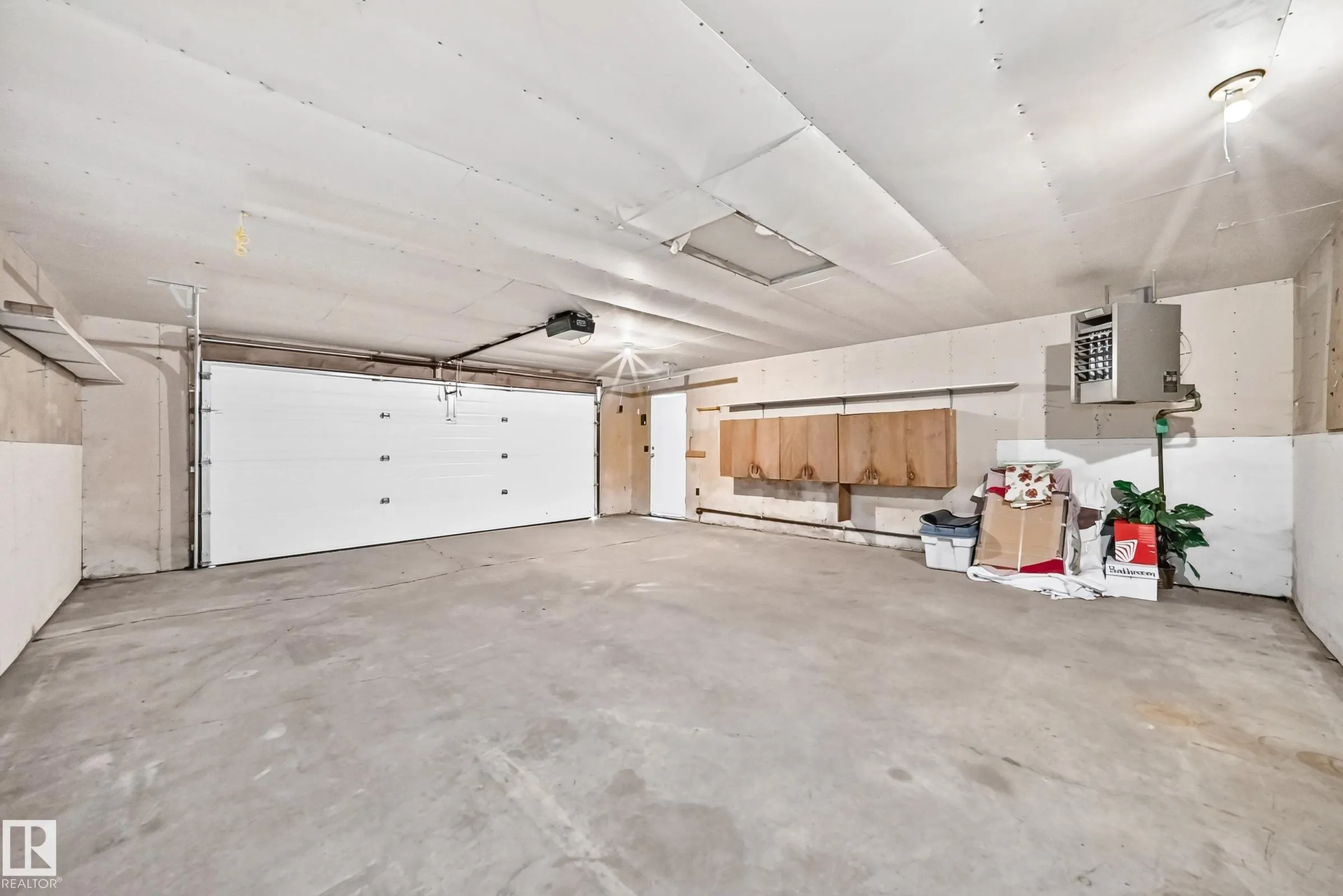 3 GRANTHAM Place