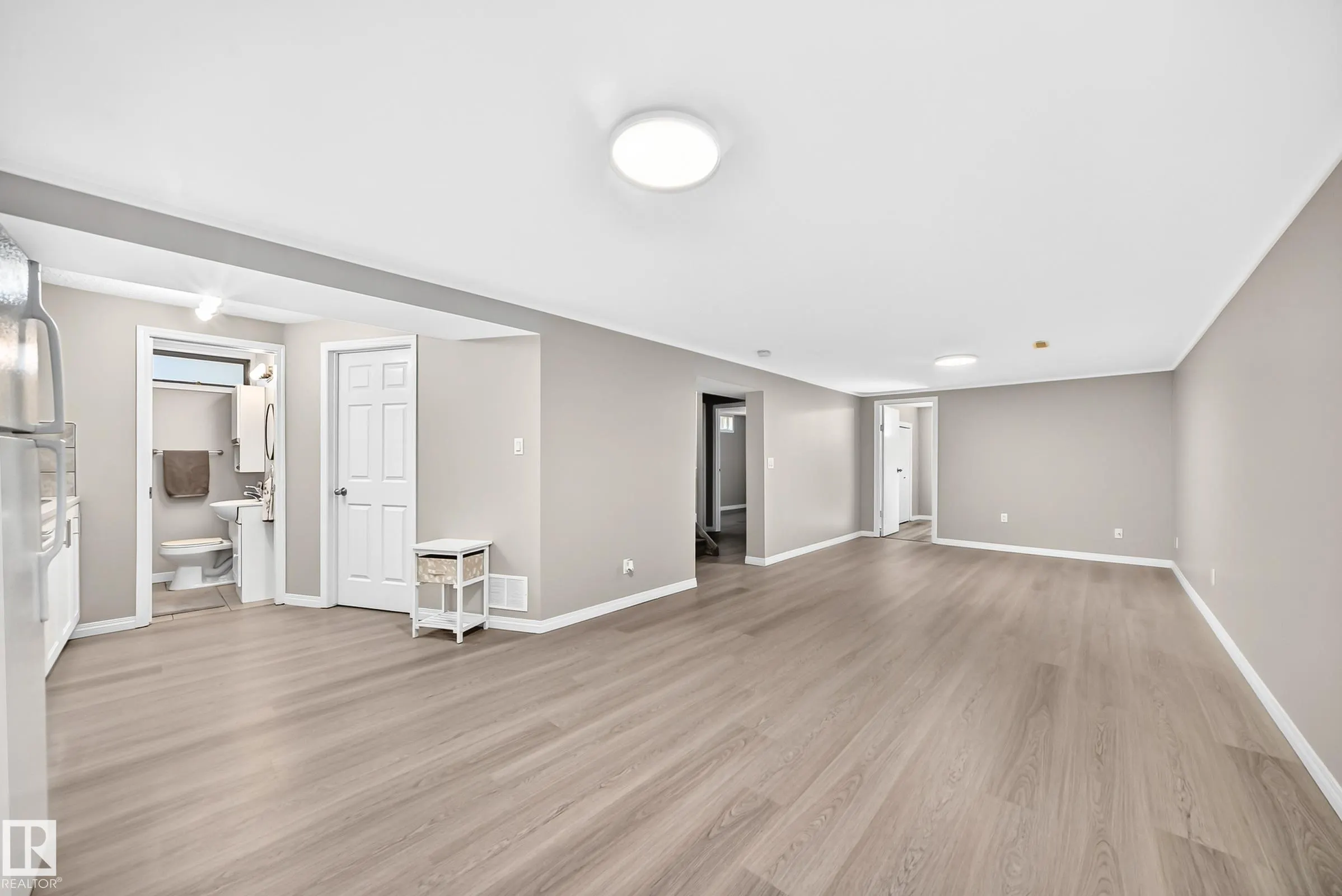3 GRANTHAM Place