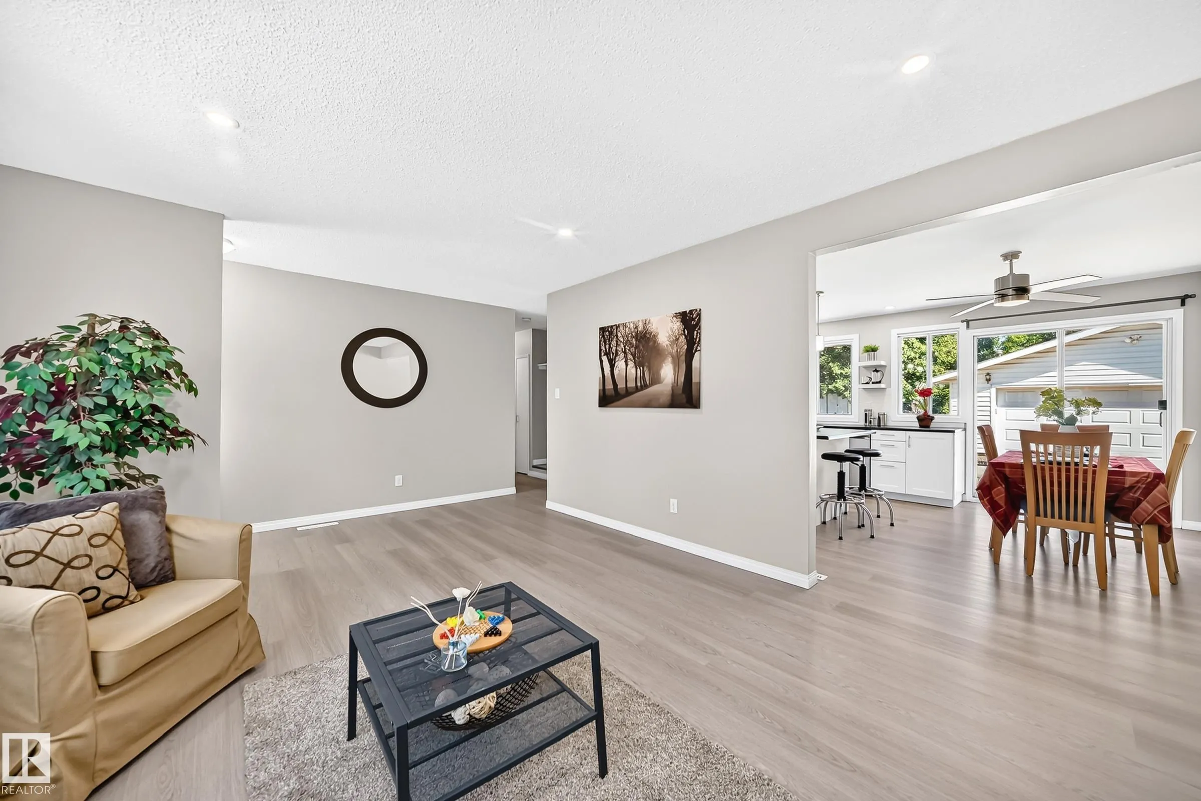 3 GRANTHAM Place