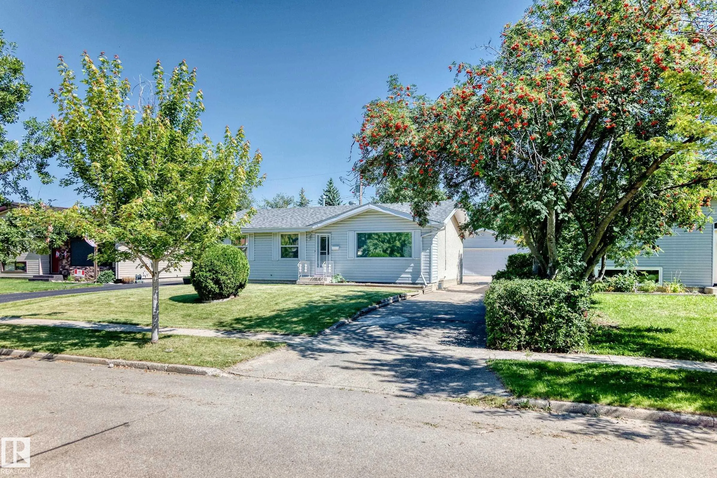 3 GRANTHAM Place