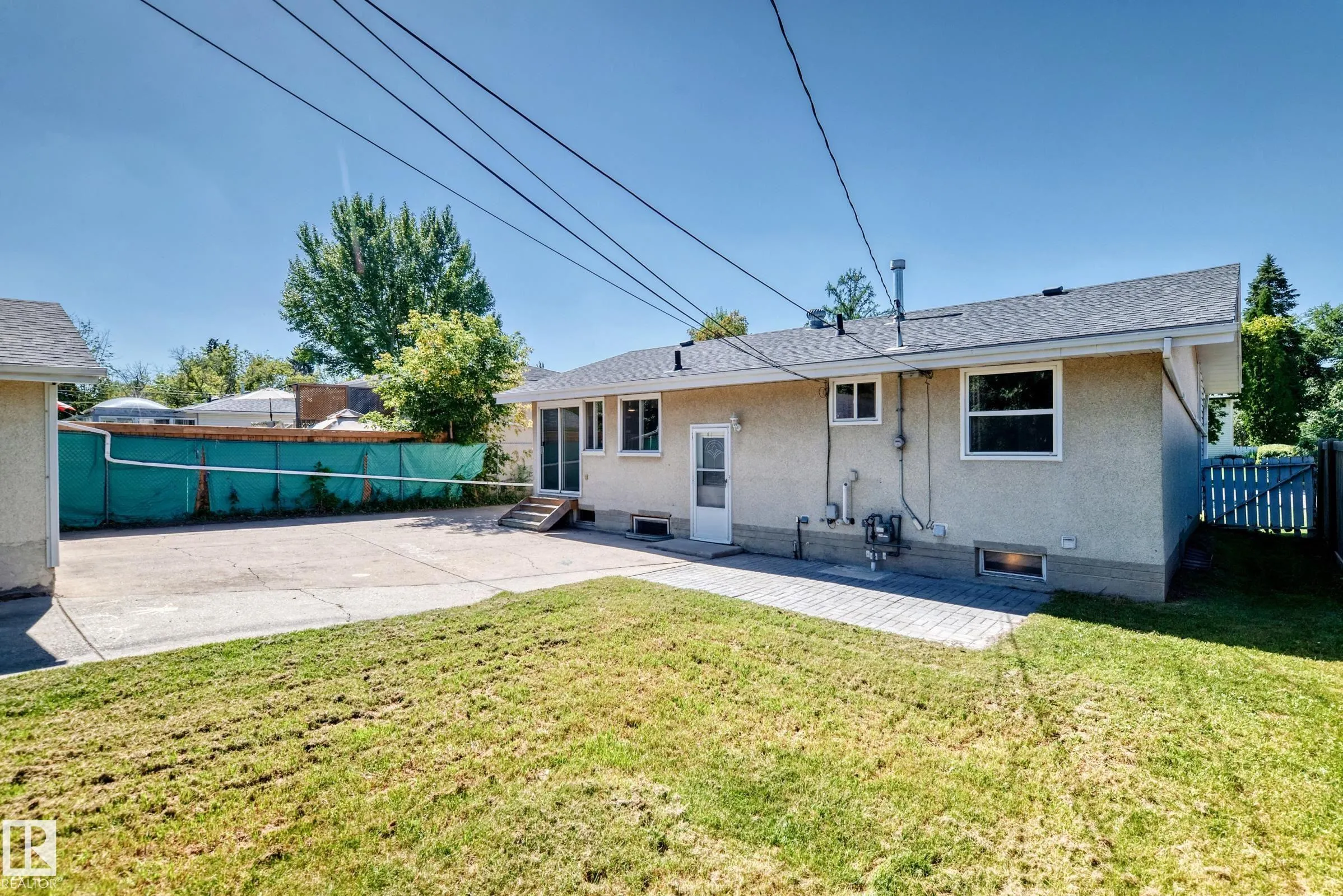 3 GRANTHAM Place