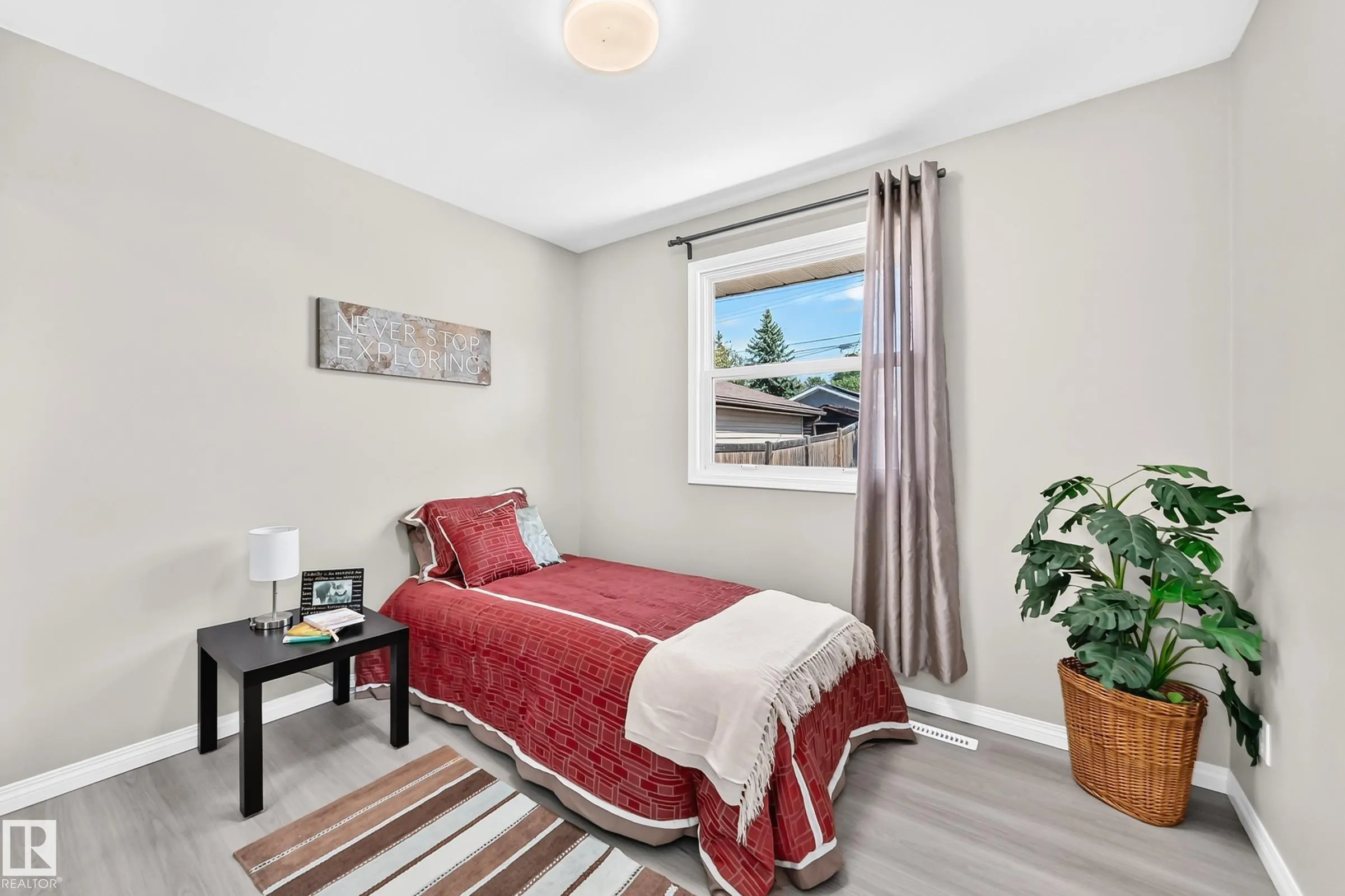 3 GRANTHAM Place