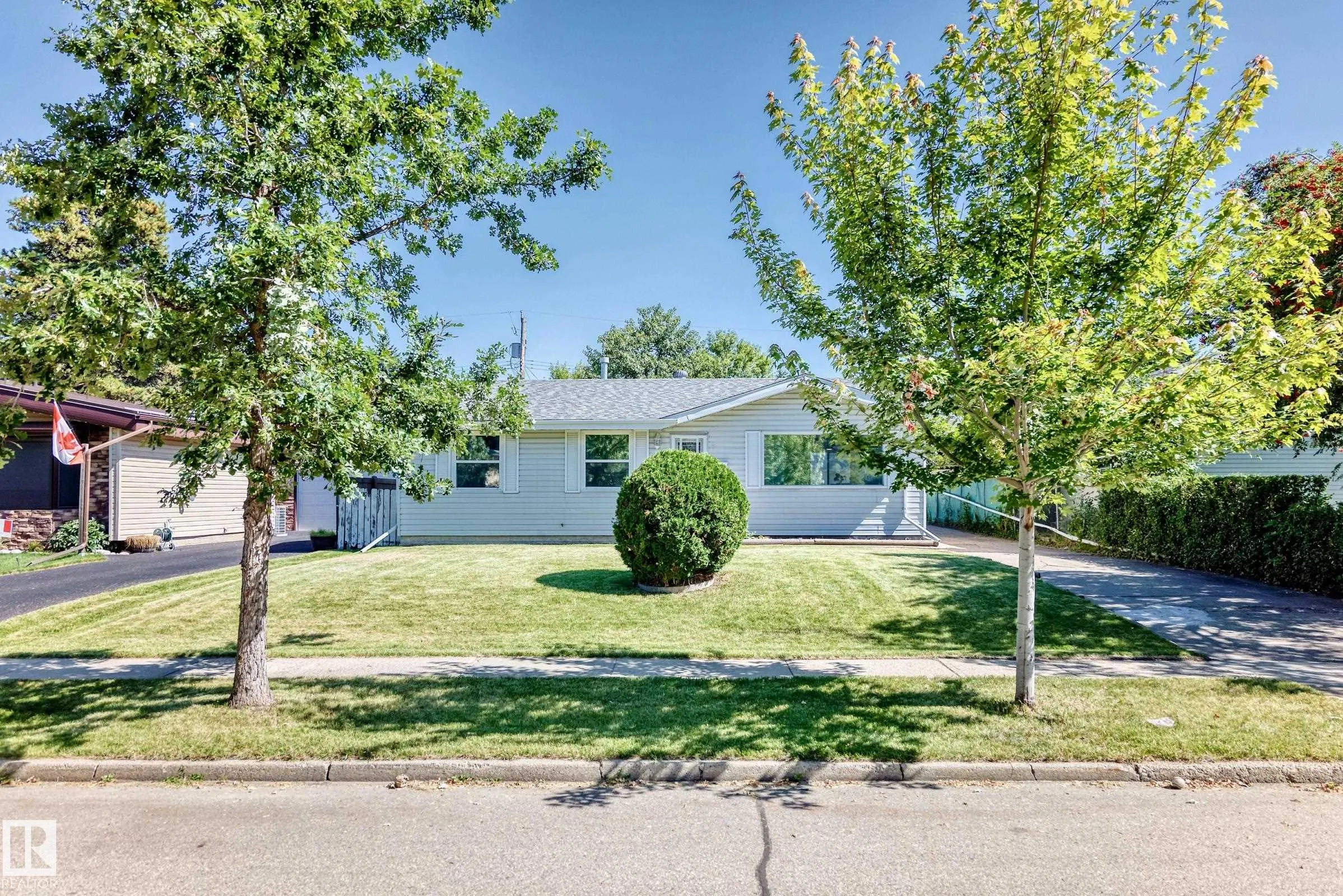3 GRANTHAM Place