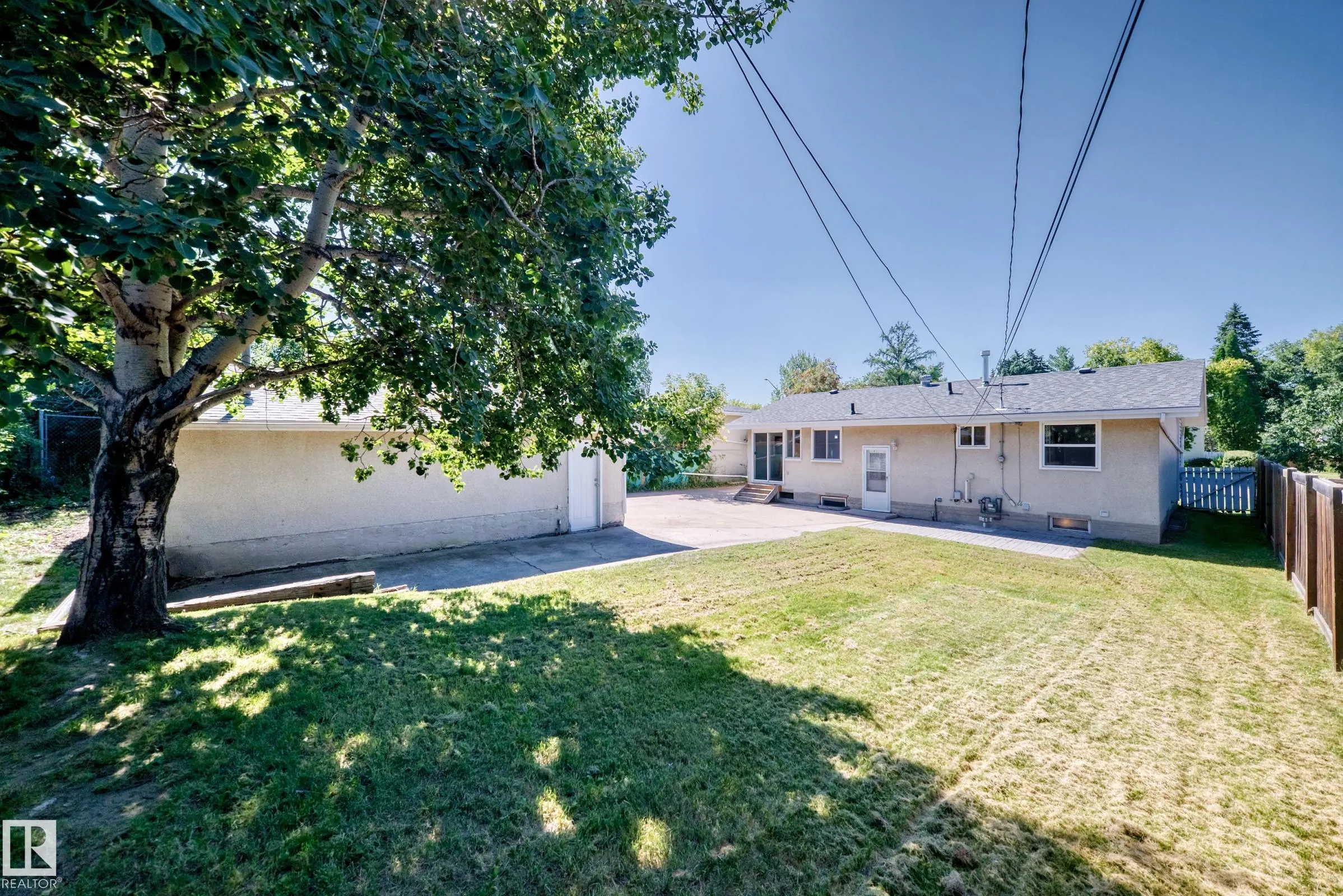 3 GRANTHAM Place