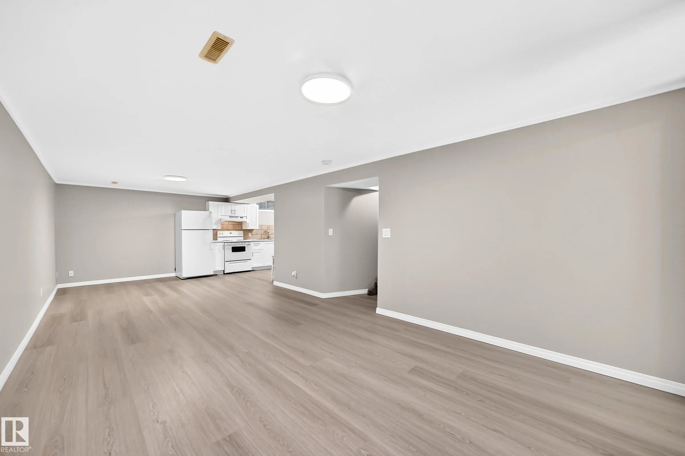 3 GRANTHAM Place